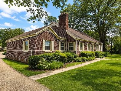 322 Poplar Ave, E Property Photo 1