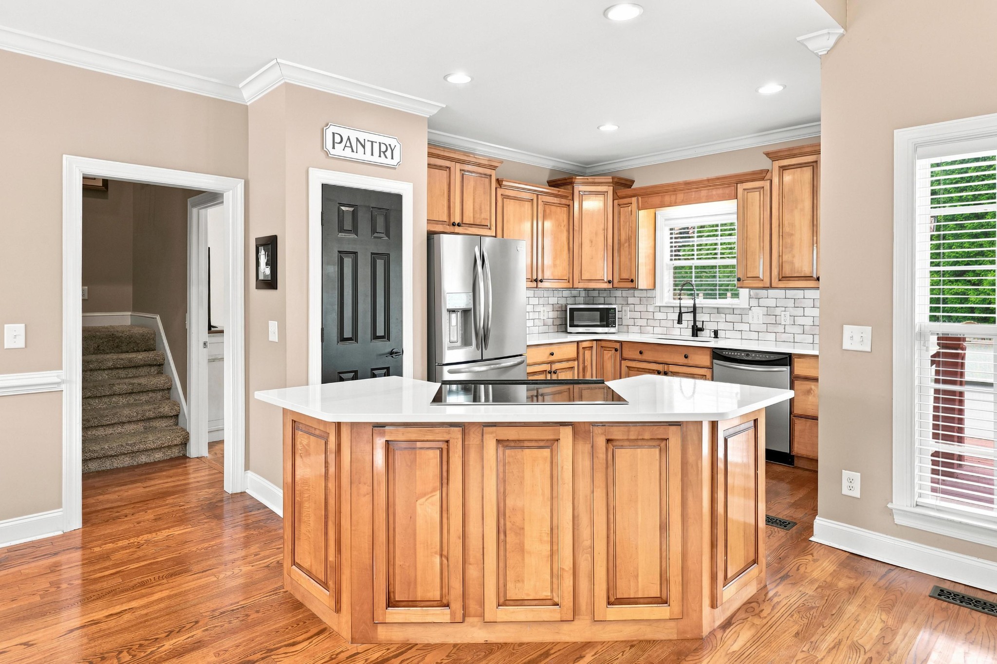 5266 Mouse Creek Road, Nw Property Photo 4