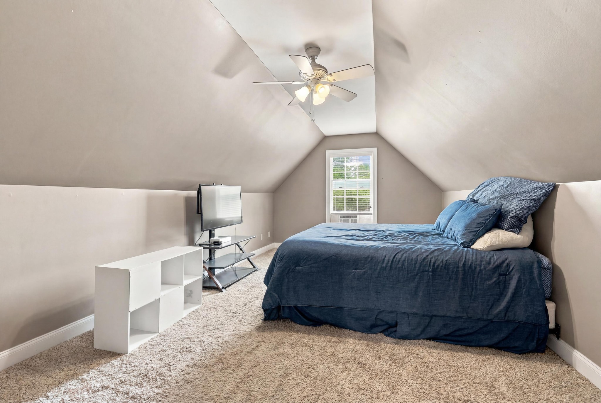 5266 Mouse Creek Road, Nw Property Photo 16