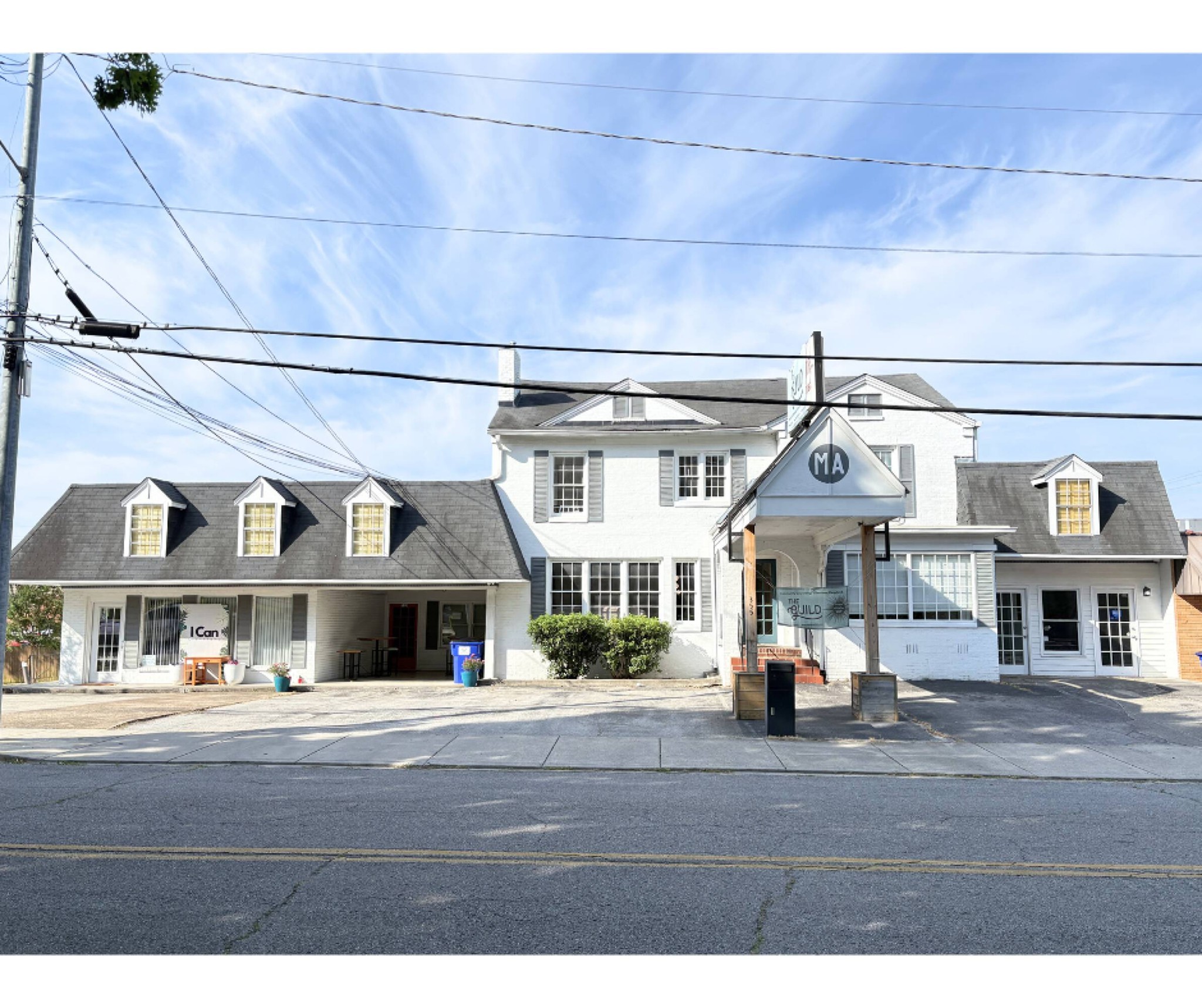 355 1st St, NW Property Photo 1