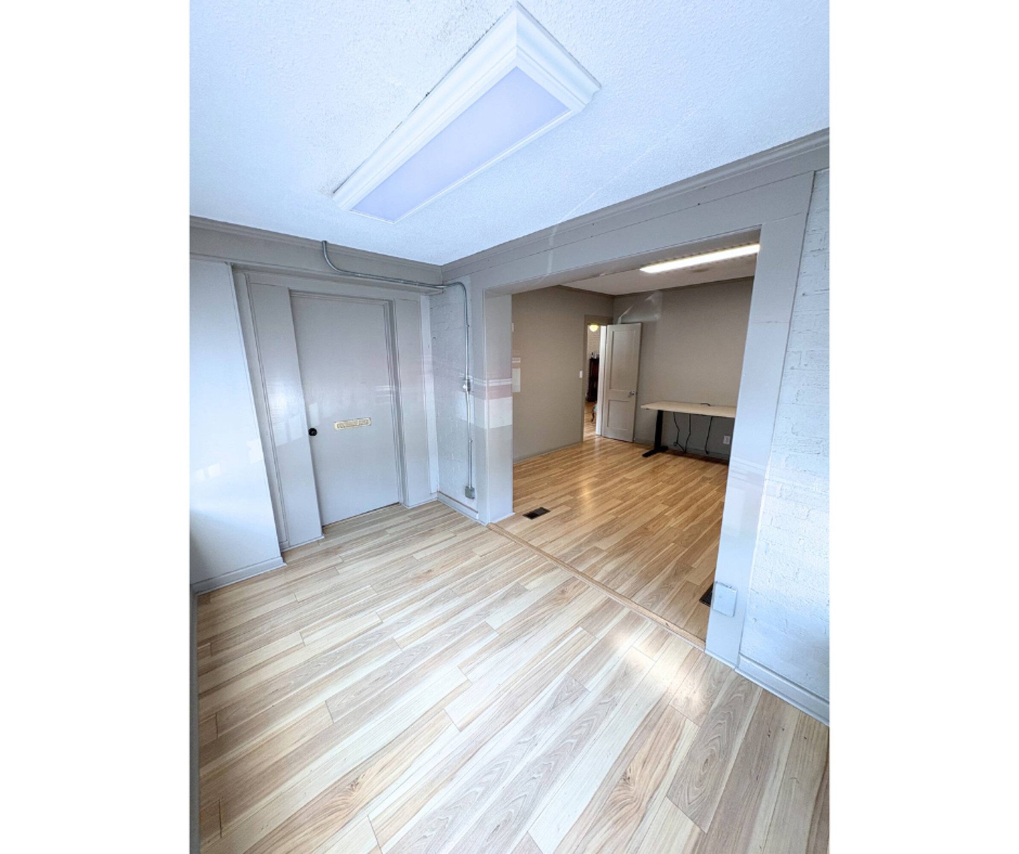 355 1st St, Nw Property Photo 3
