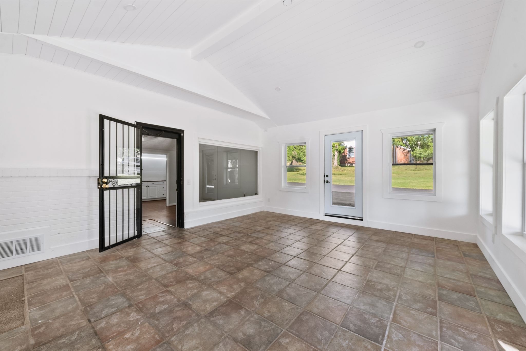 608 Vinson Dr Property Photo 37