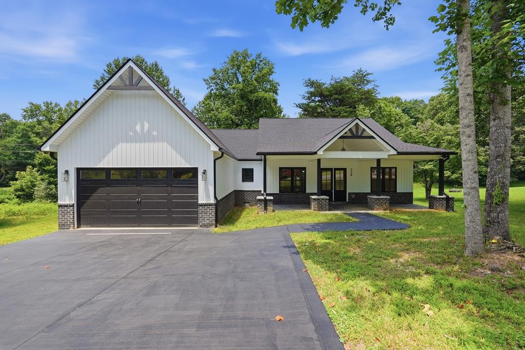320 Christie Cir
