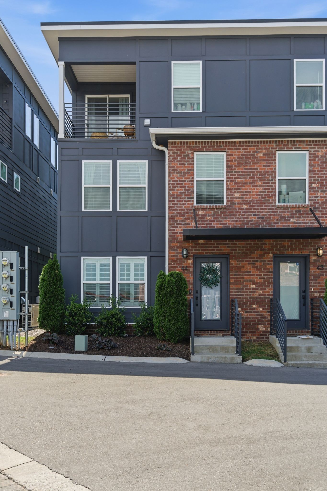 102 Duke St Property Photo 1