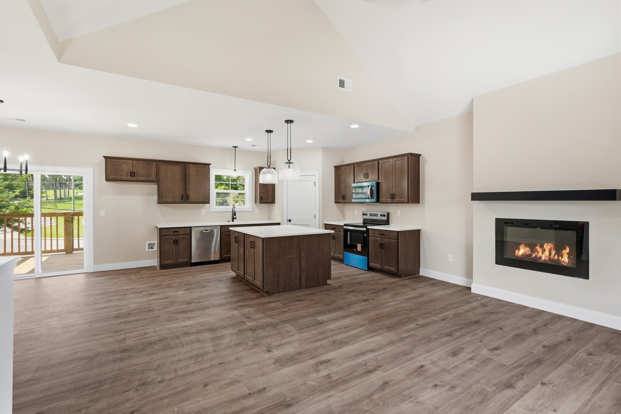 1205 Buckingham Place Property Photo 6