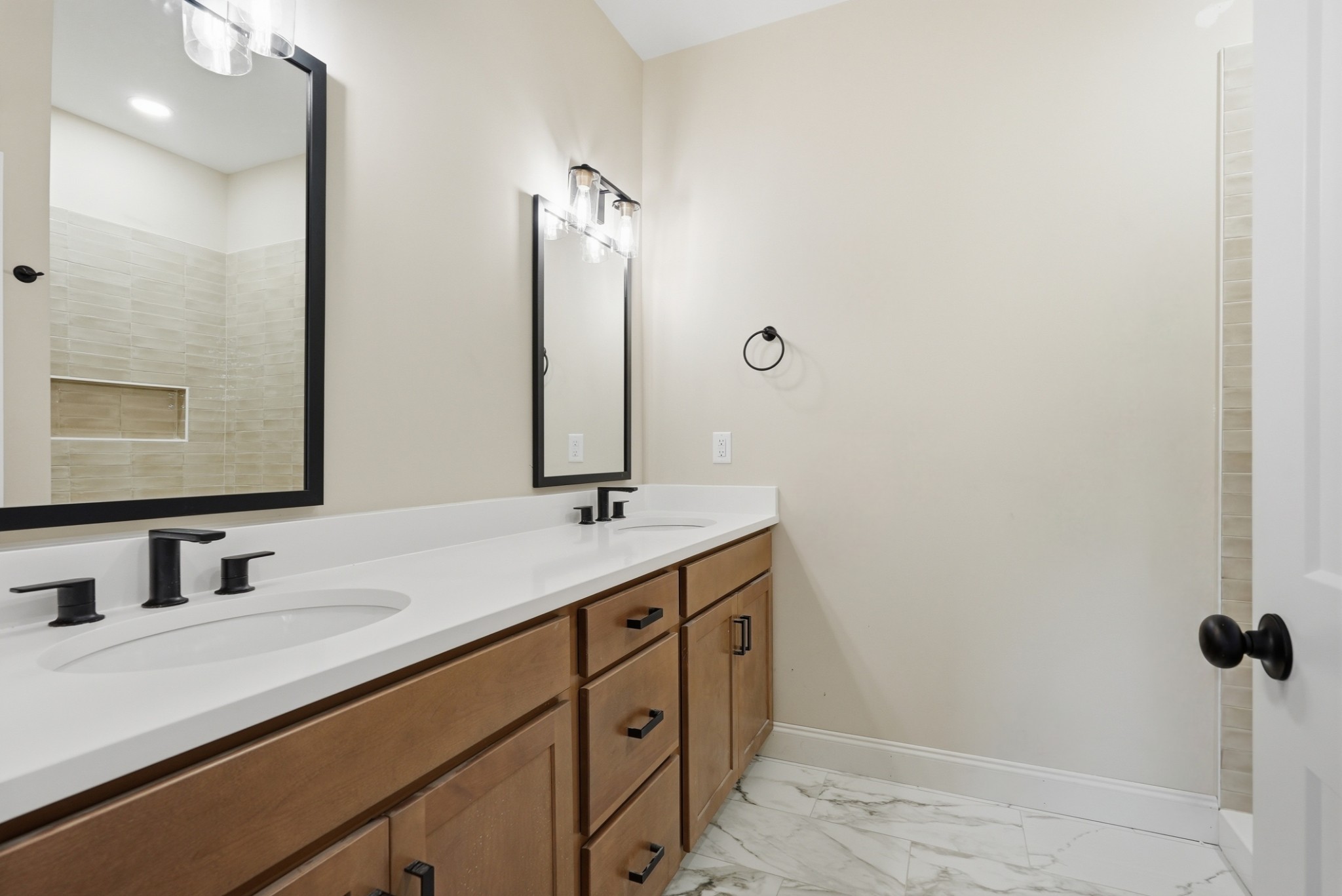 1205 Buckingham Place Property Photo 13