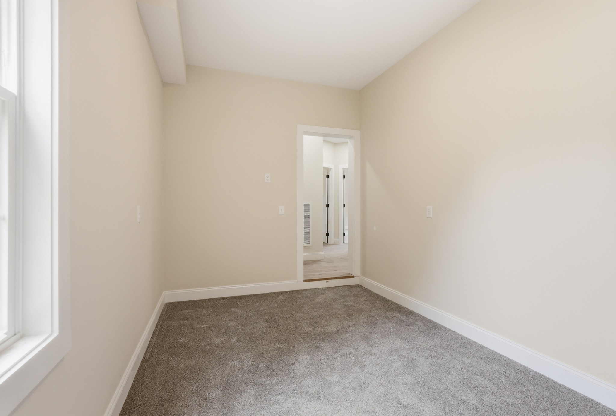 1205 Buckingham Place Property Photo 25