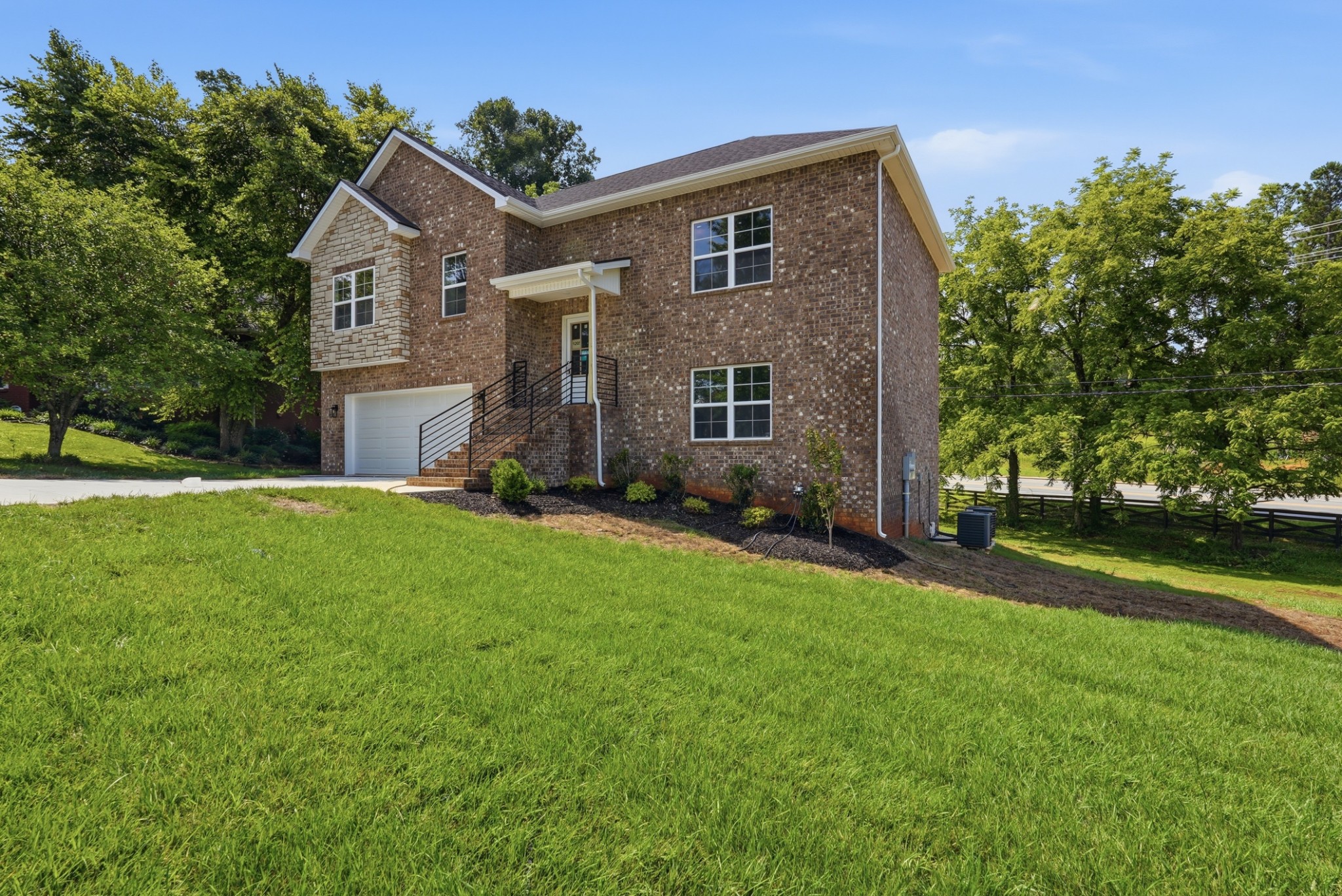 1205 Buckingham Place Property Photo 33