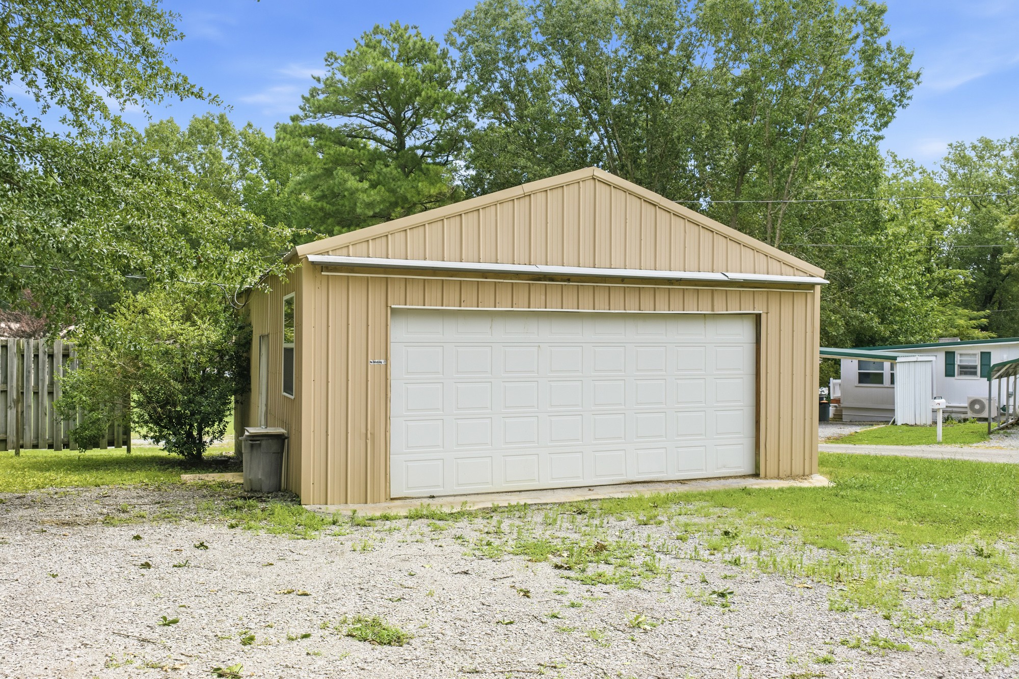 225 Pineview Dr Property Photo 5