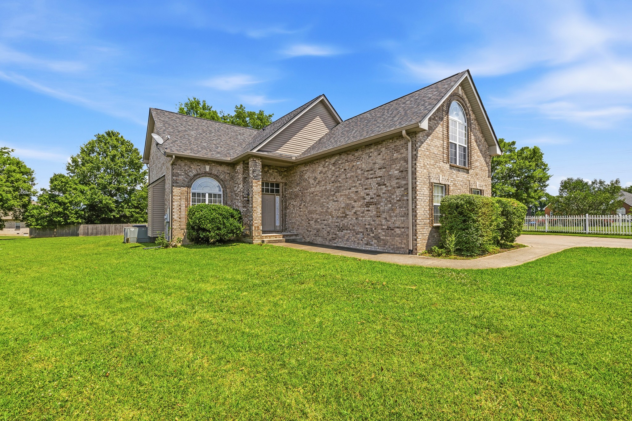 155 Brightstar Ct Property Photo 1