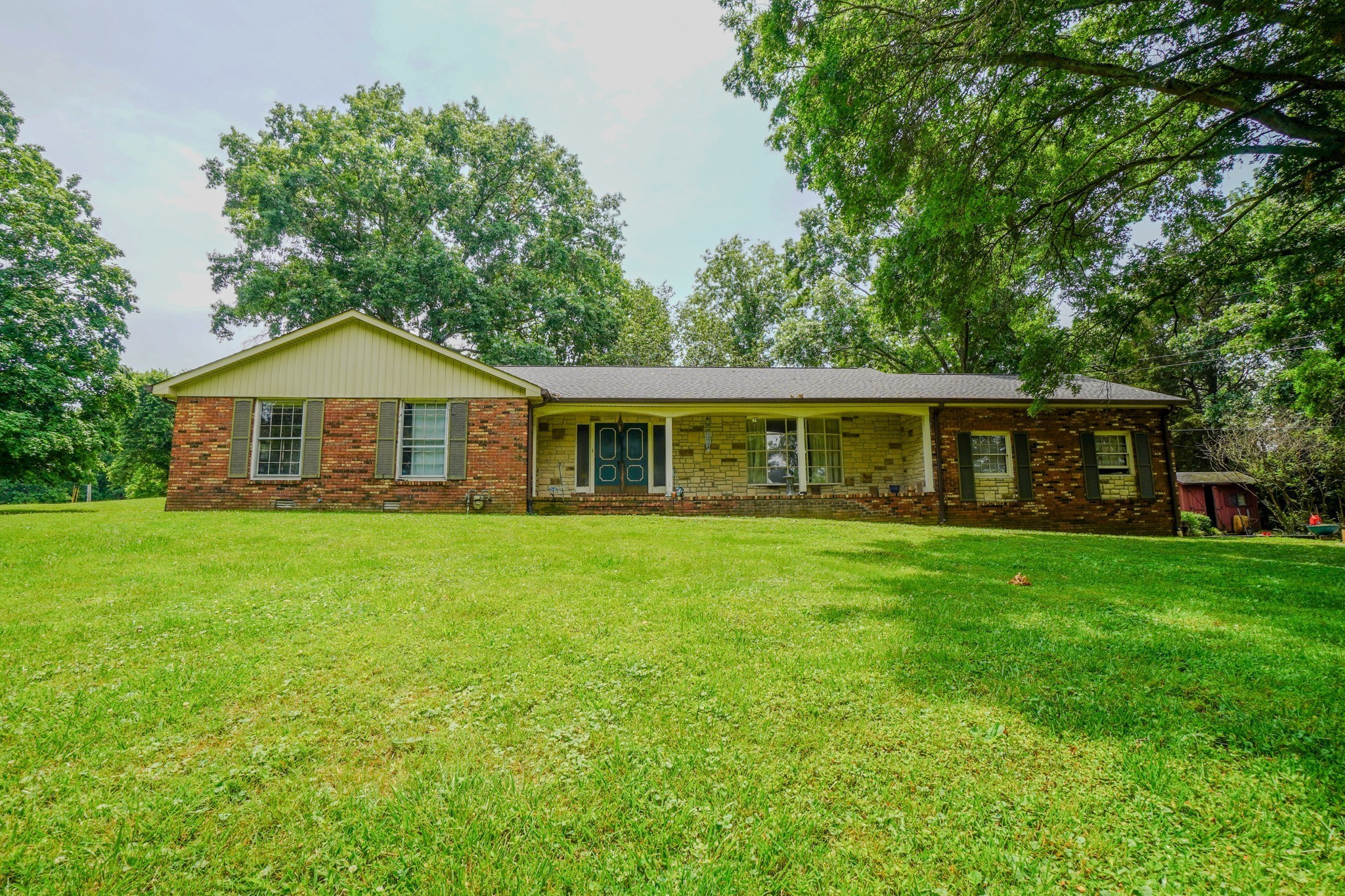 1094b Center Point Rd Property Photo 2