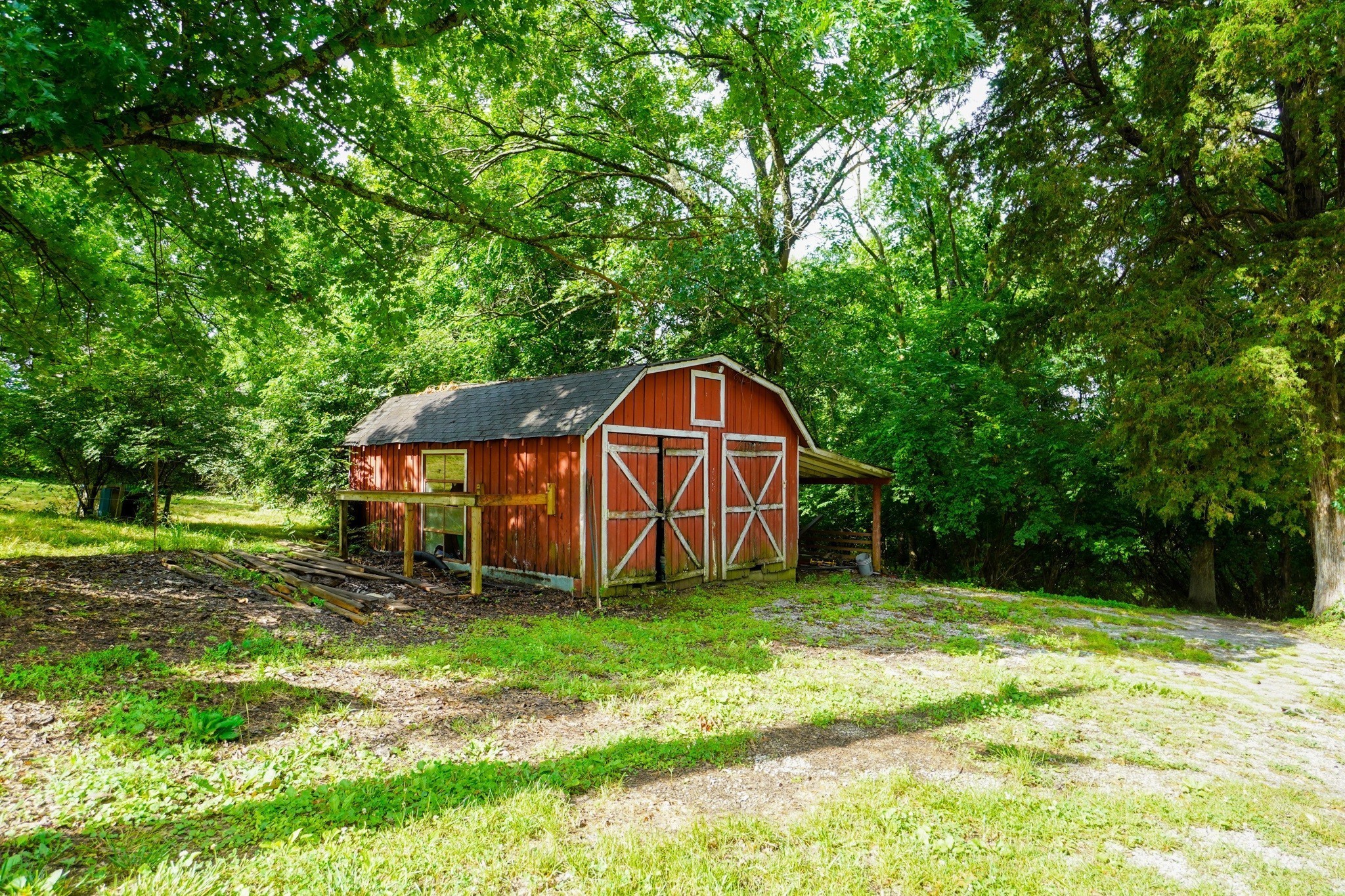 1094b Center Point Rd Property Photo 11