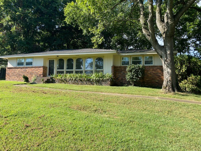 472 Manley Dr Property Photo 1