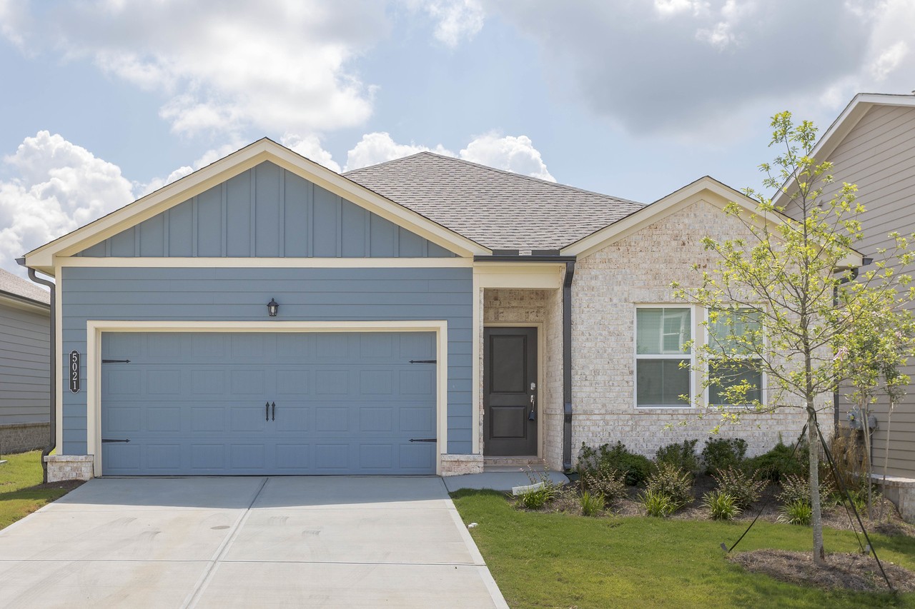 5021 Skyline Way, Ne Property Photo 1