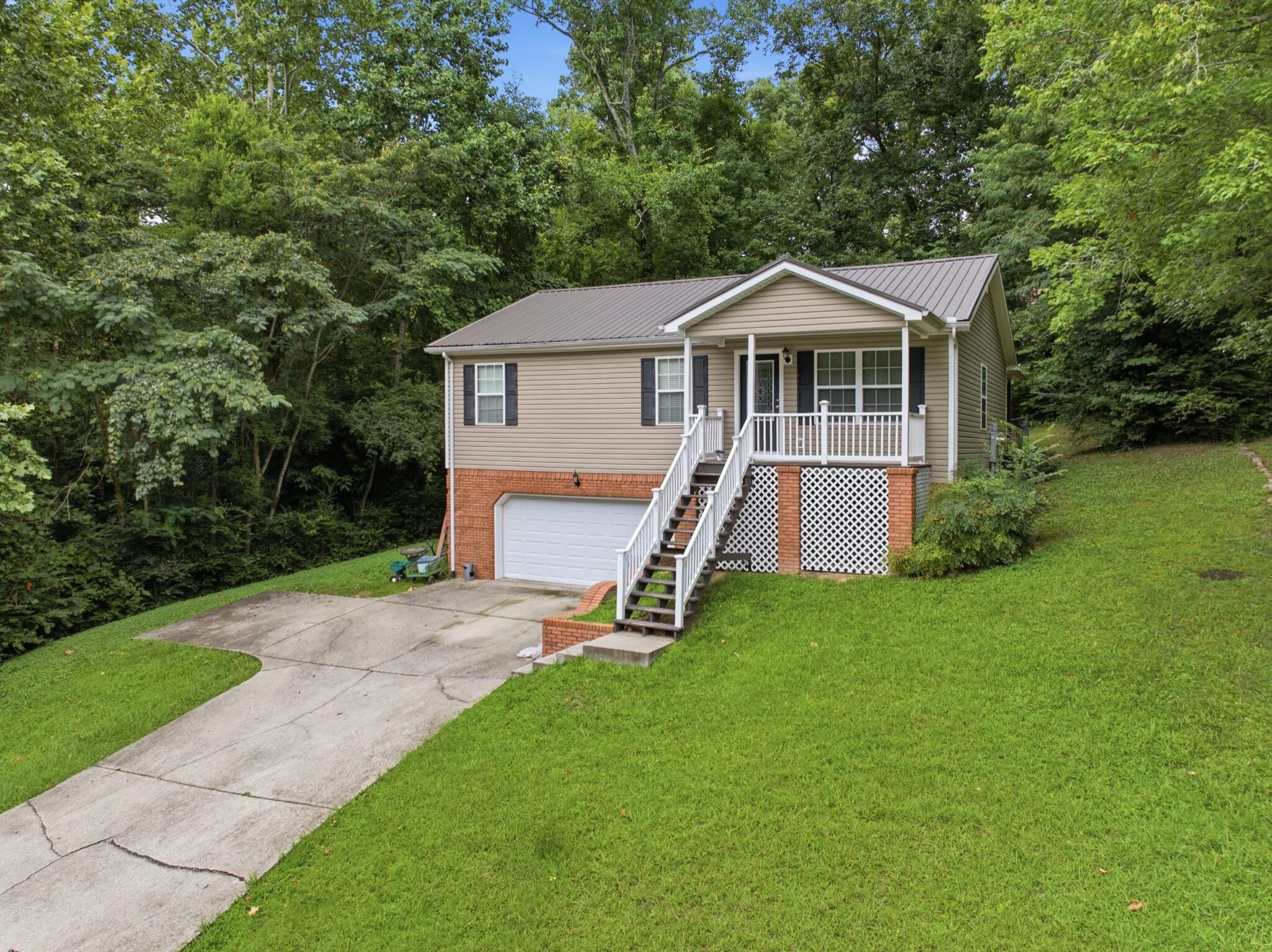 65 Lynnbrook Circle Property Photo 2
