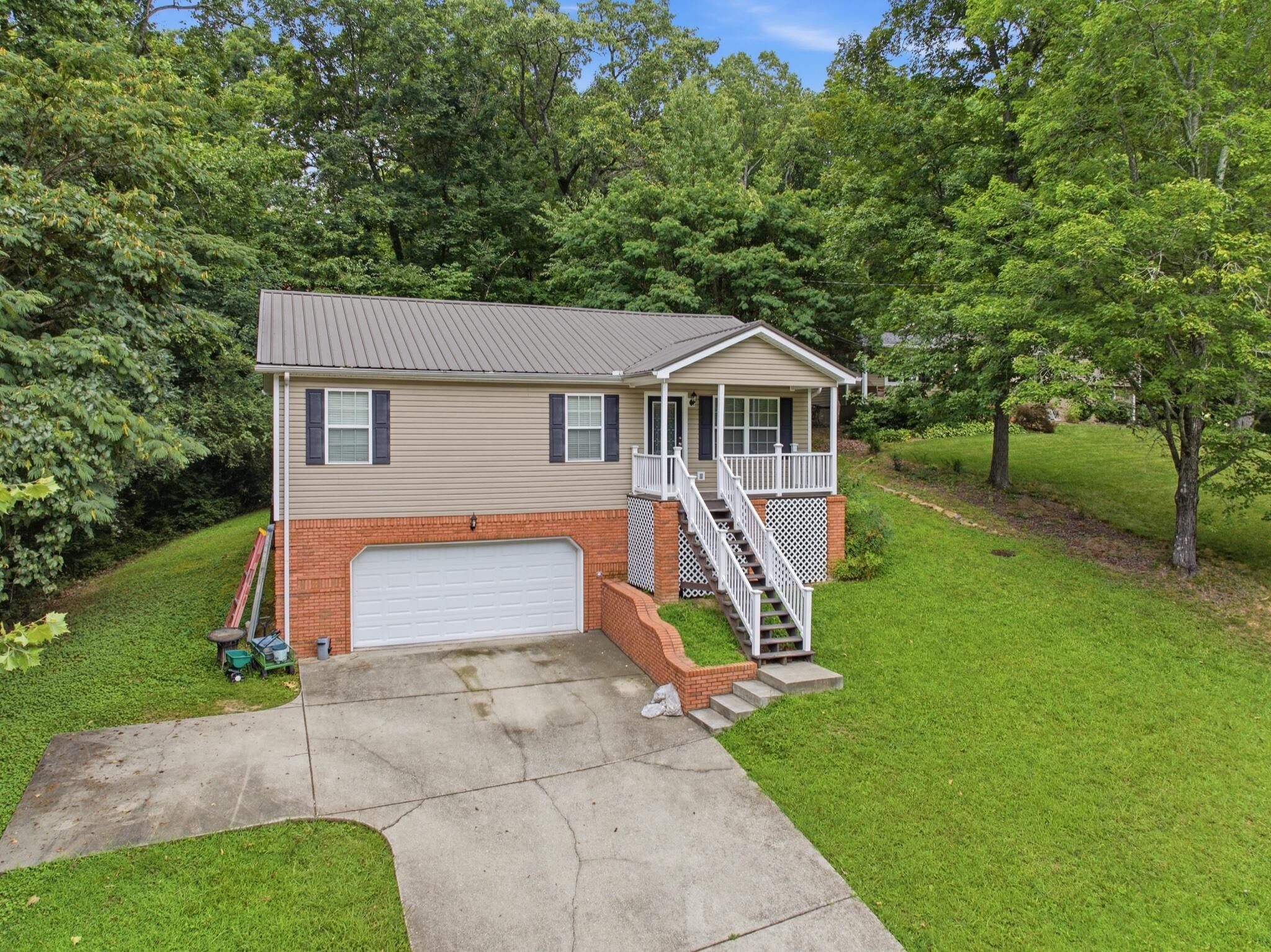 65 Lynnbrook Circle Property Photo 3