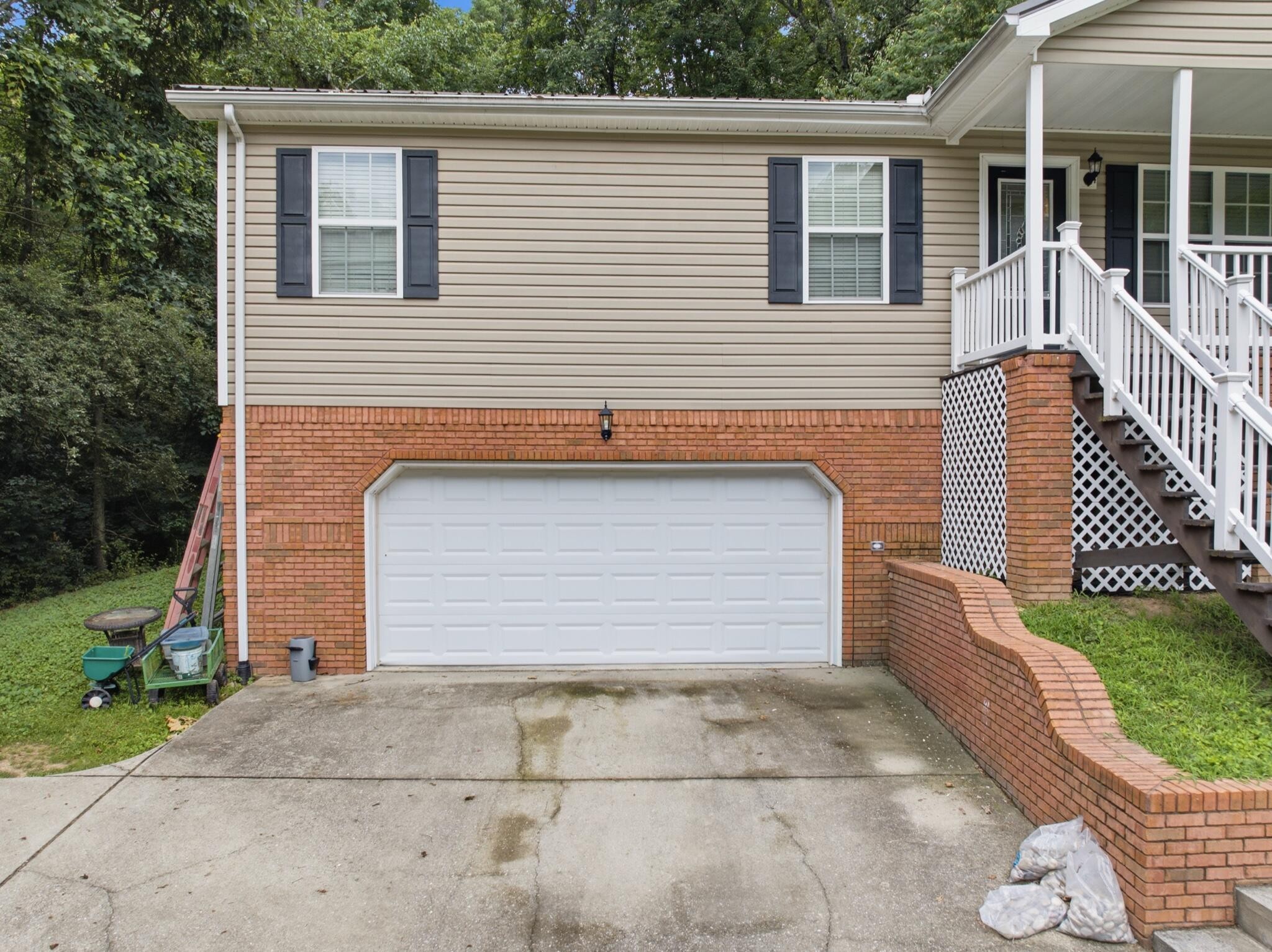 65 Lynnbrook Circle Property Photo 4