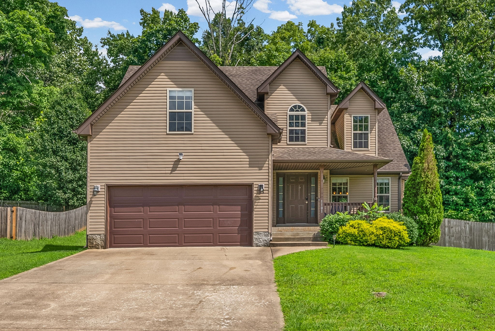 1101 Meachem Dr Property Photo 1