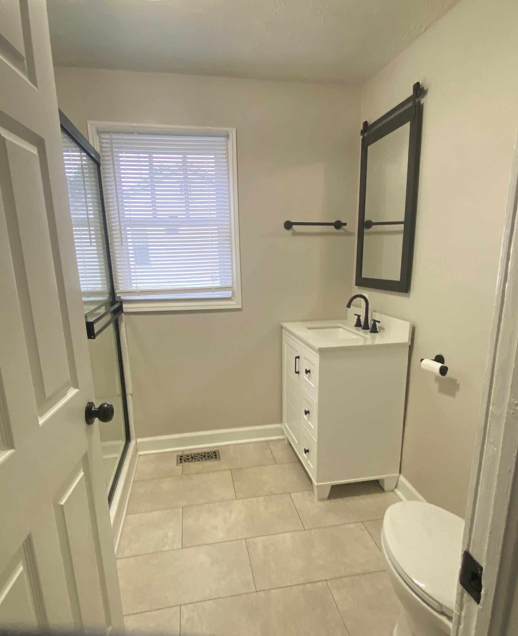413 N Charlotte St Property Photo 5