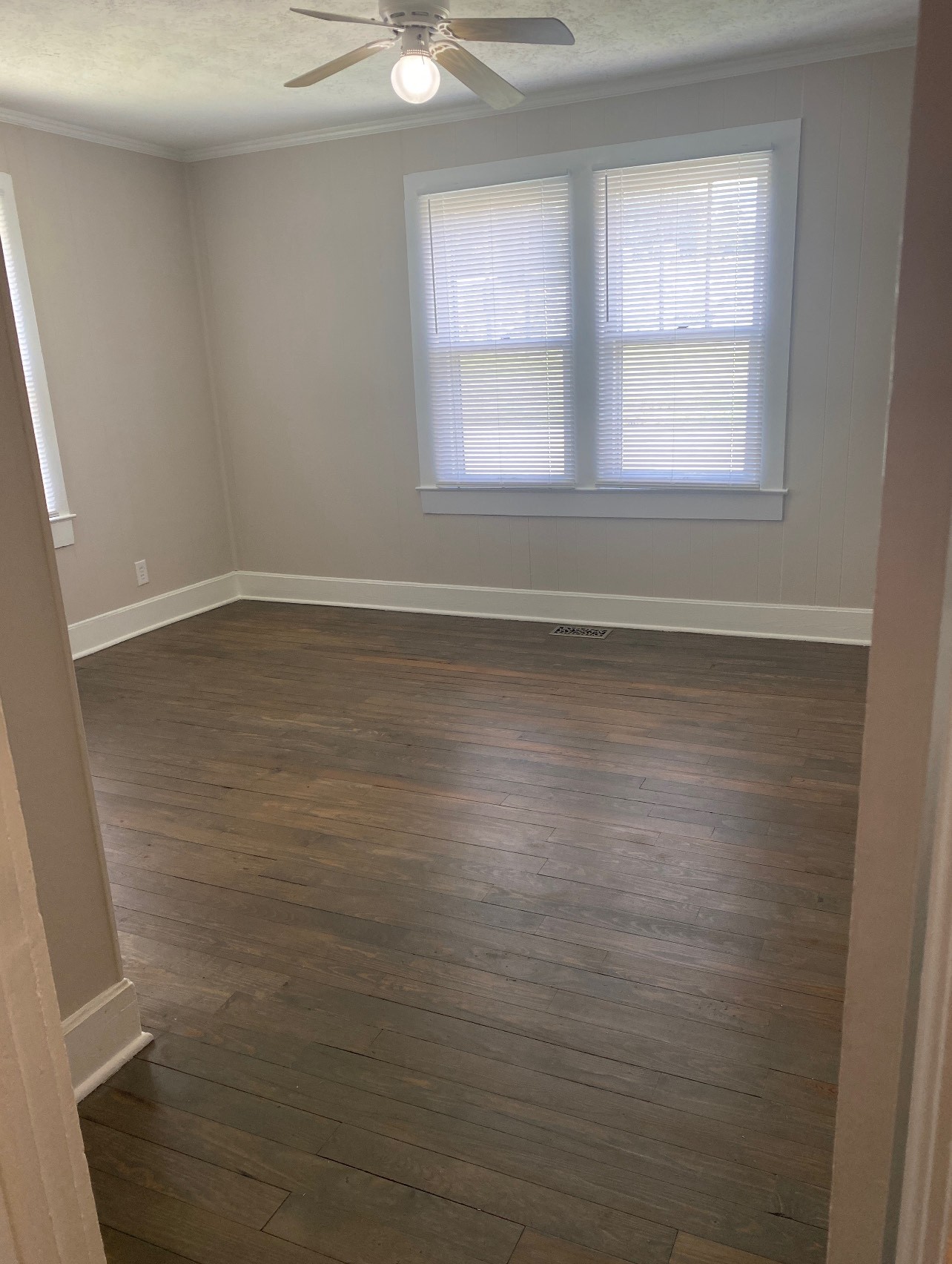 413 N Charlotte St Property Photo 6