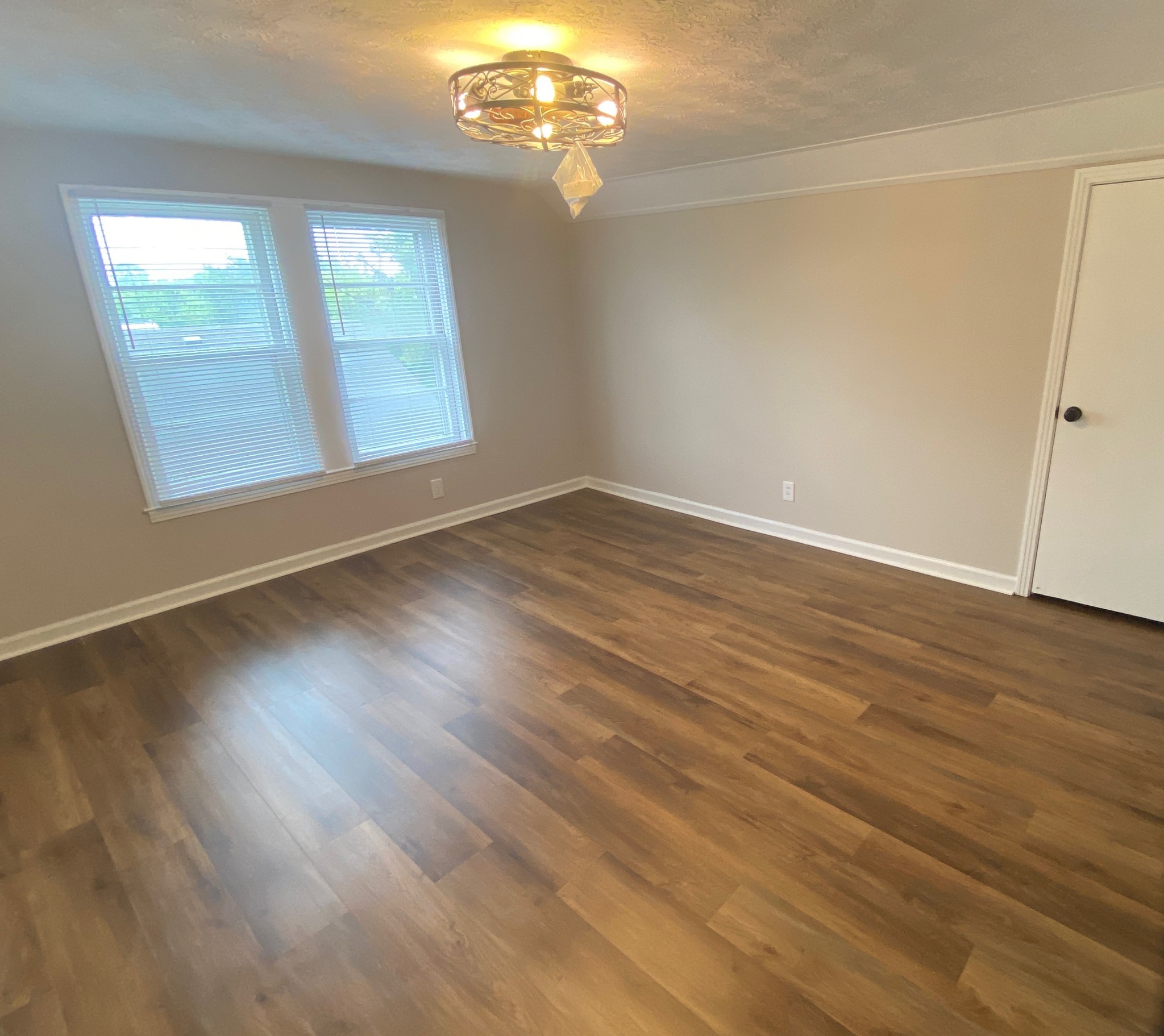 413 N Charlotte St Property Photo 9