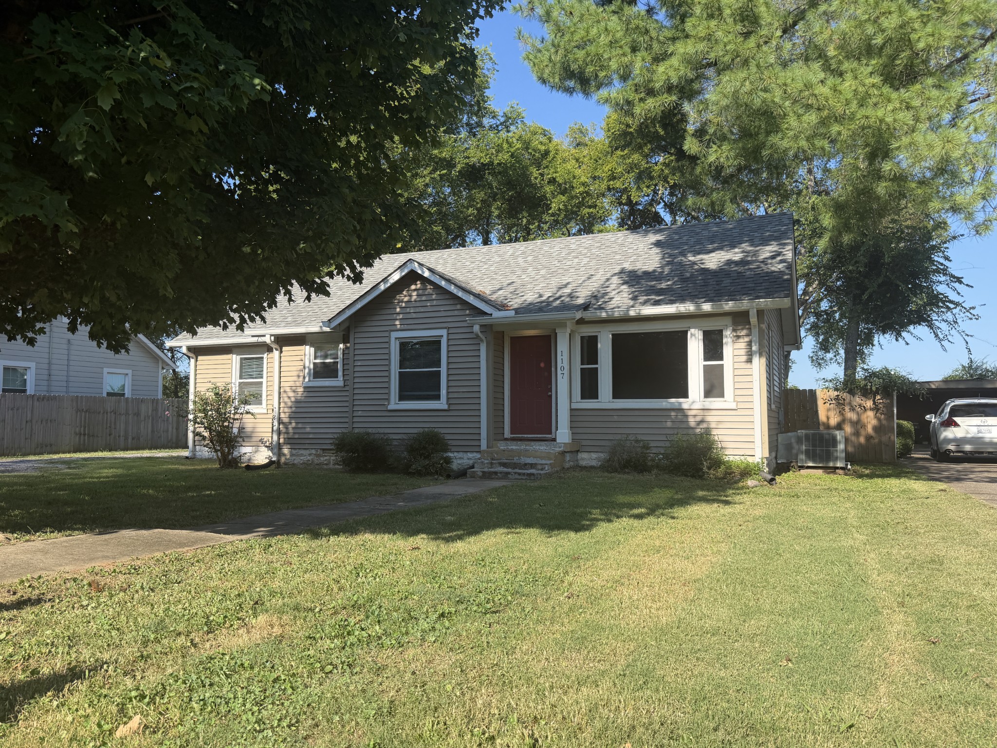 1107 Leaf Ave Property Photo 1