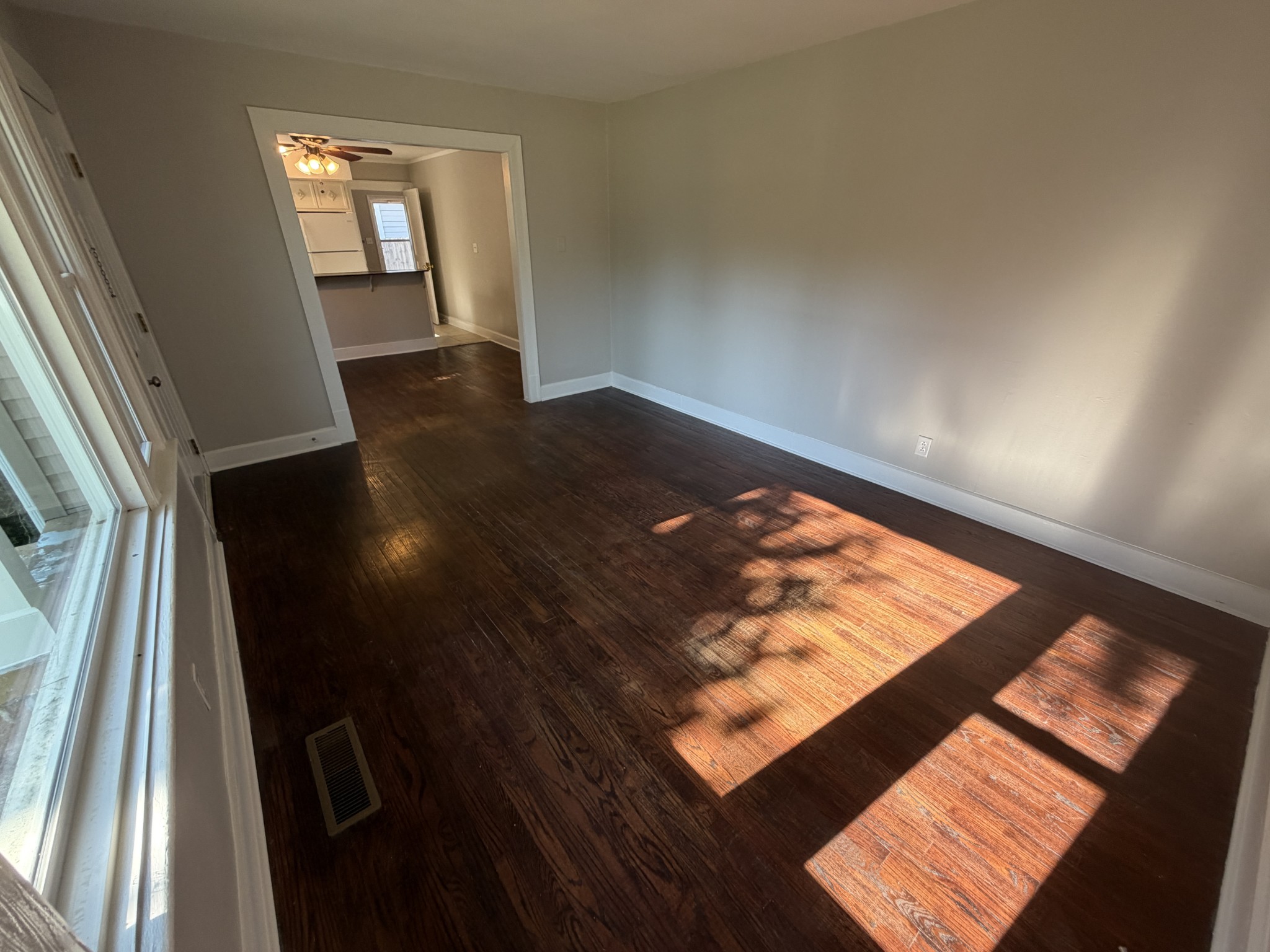 1107 Leaf Ave Property Photo 2