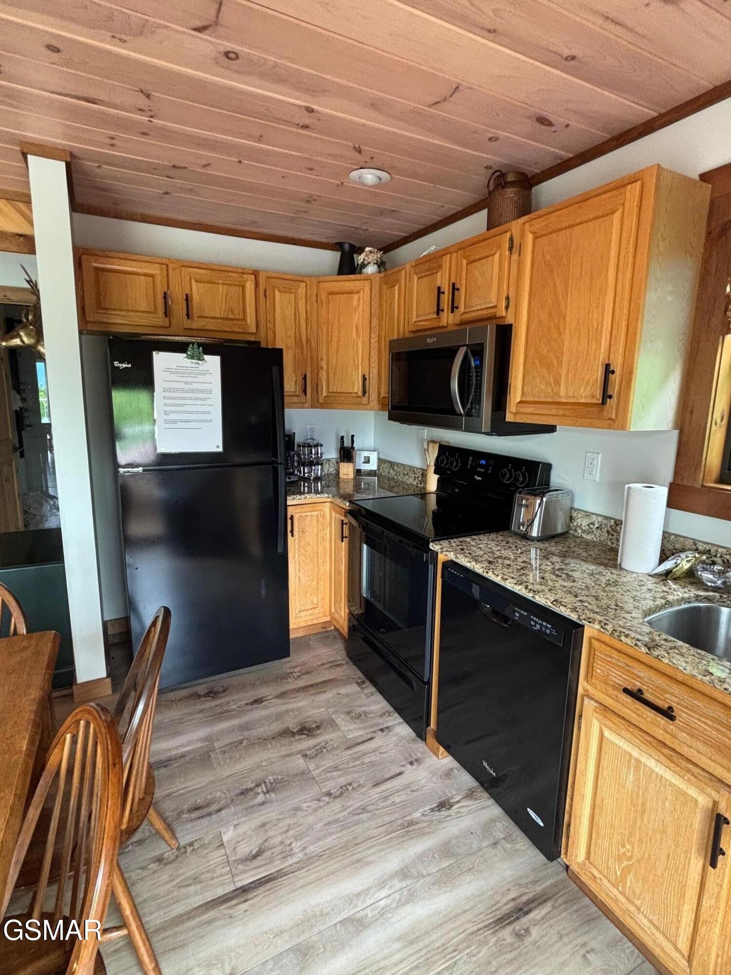1226 Sky High Way Property Photo 3