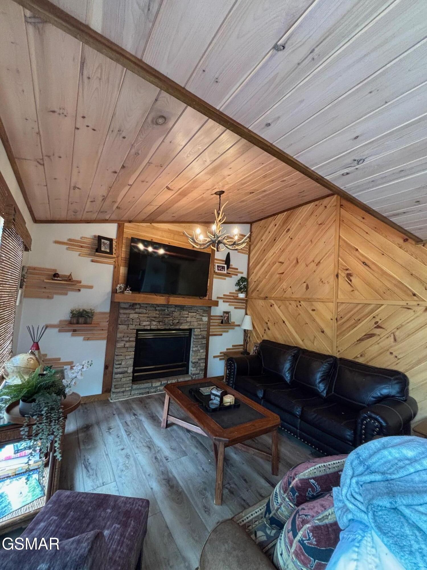 1226 Sky High Way Property Photo 14