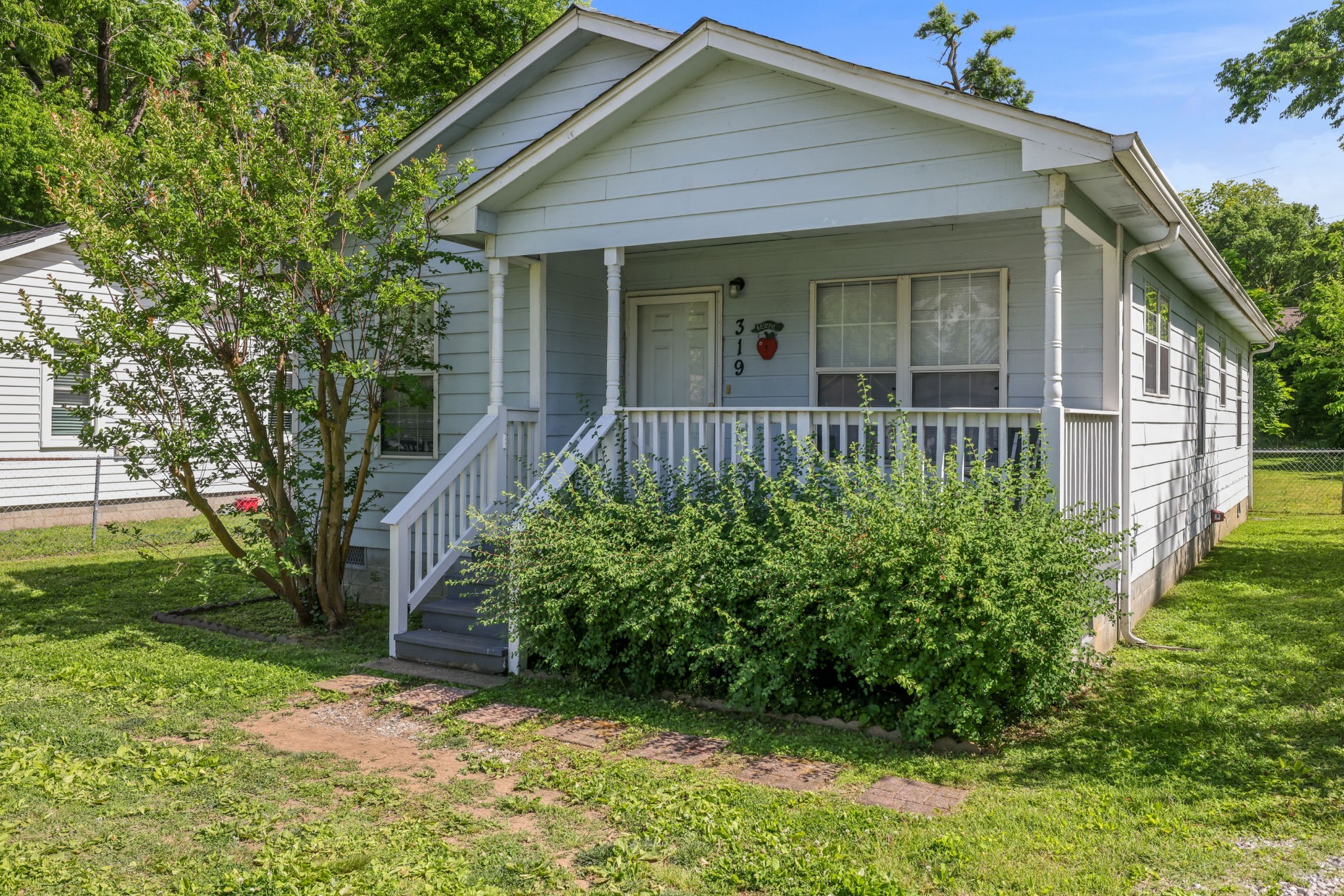 319 Rose St