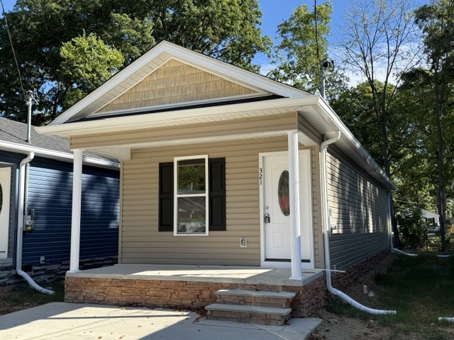 321 S Gentry St Property Photo 1