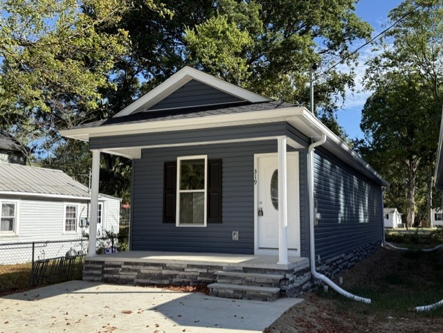 319 Gentry St Property Photo 1