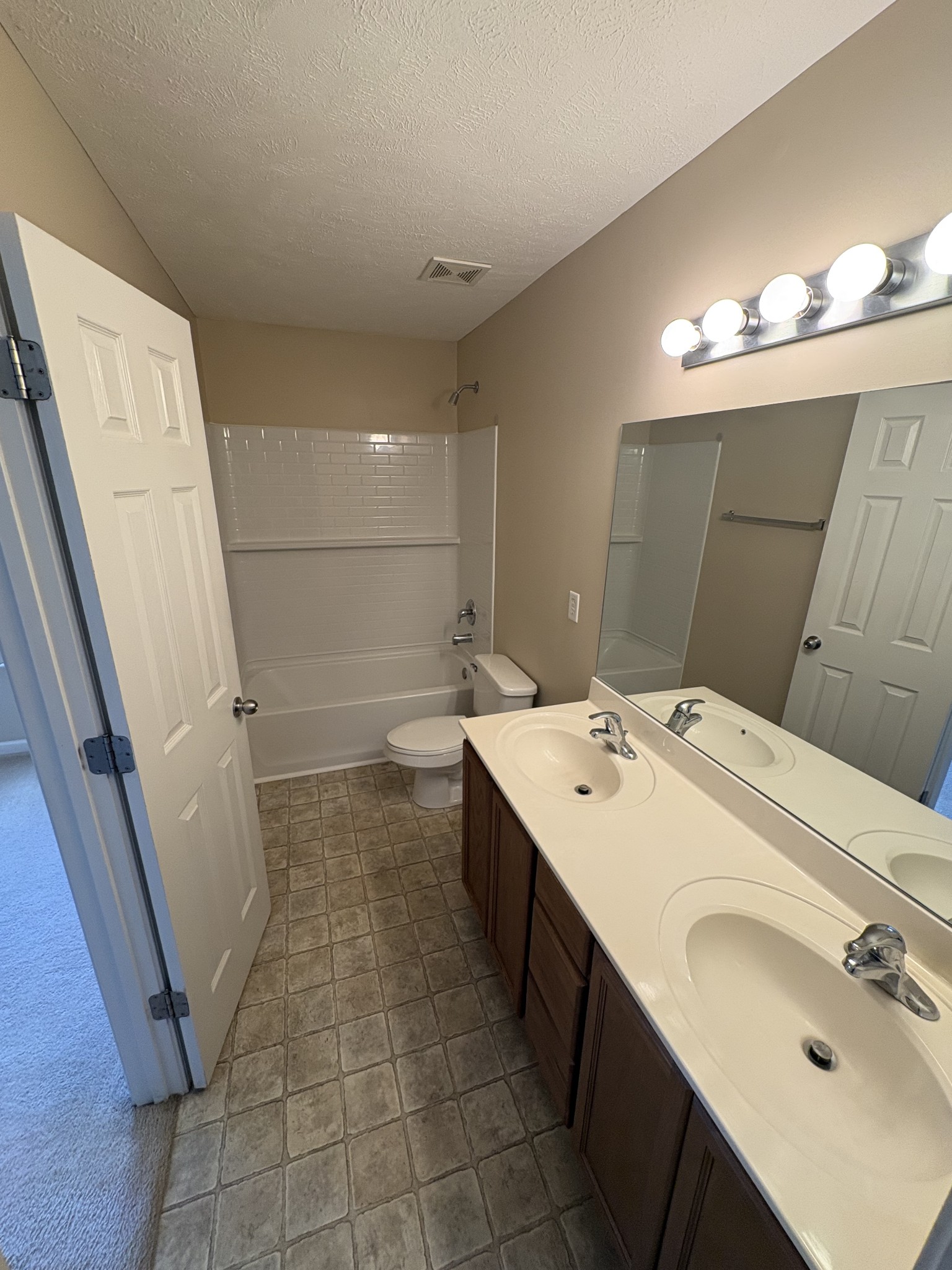 832 Kanatak Ln Property Photo 17