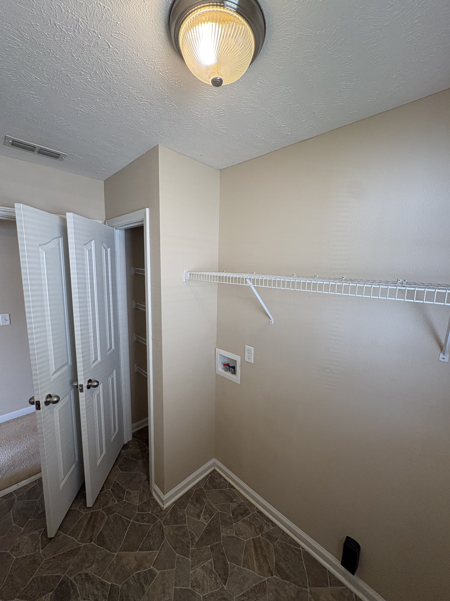 832 Kanatak Ln Property Photo 19