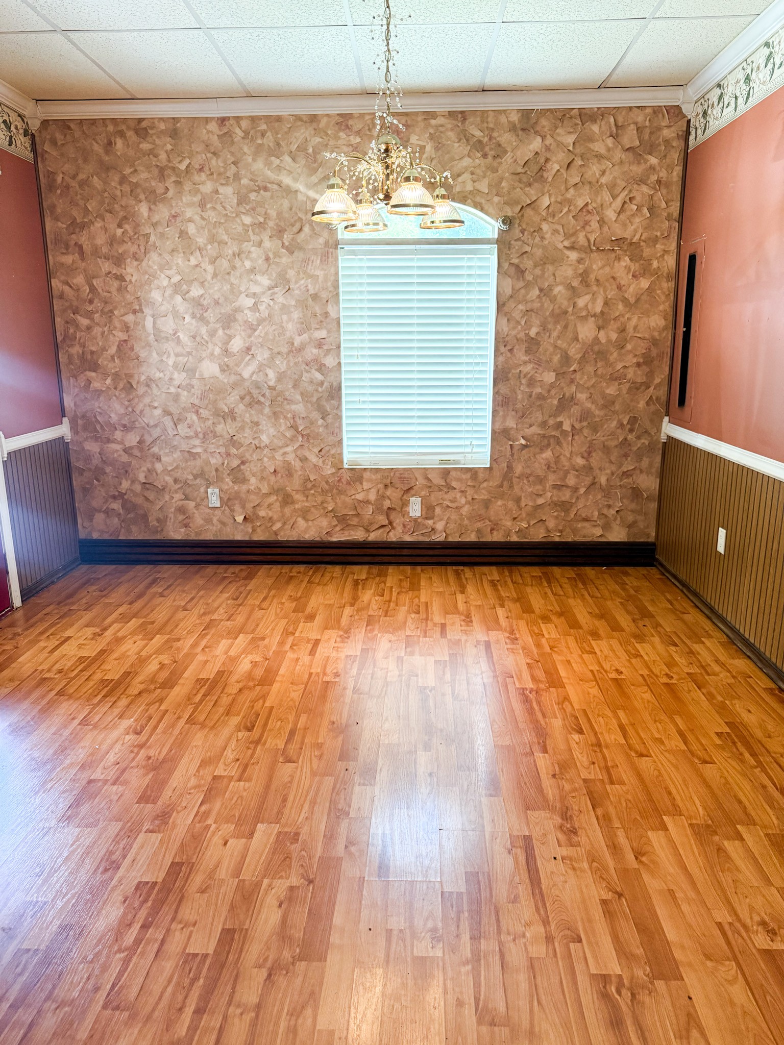 108 Sunset Cir Property Photo 3