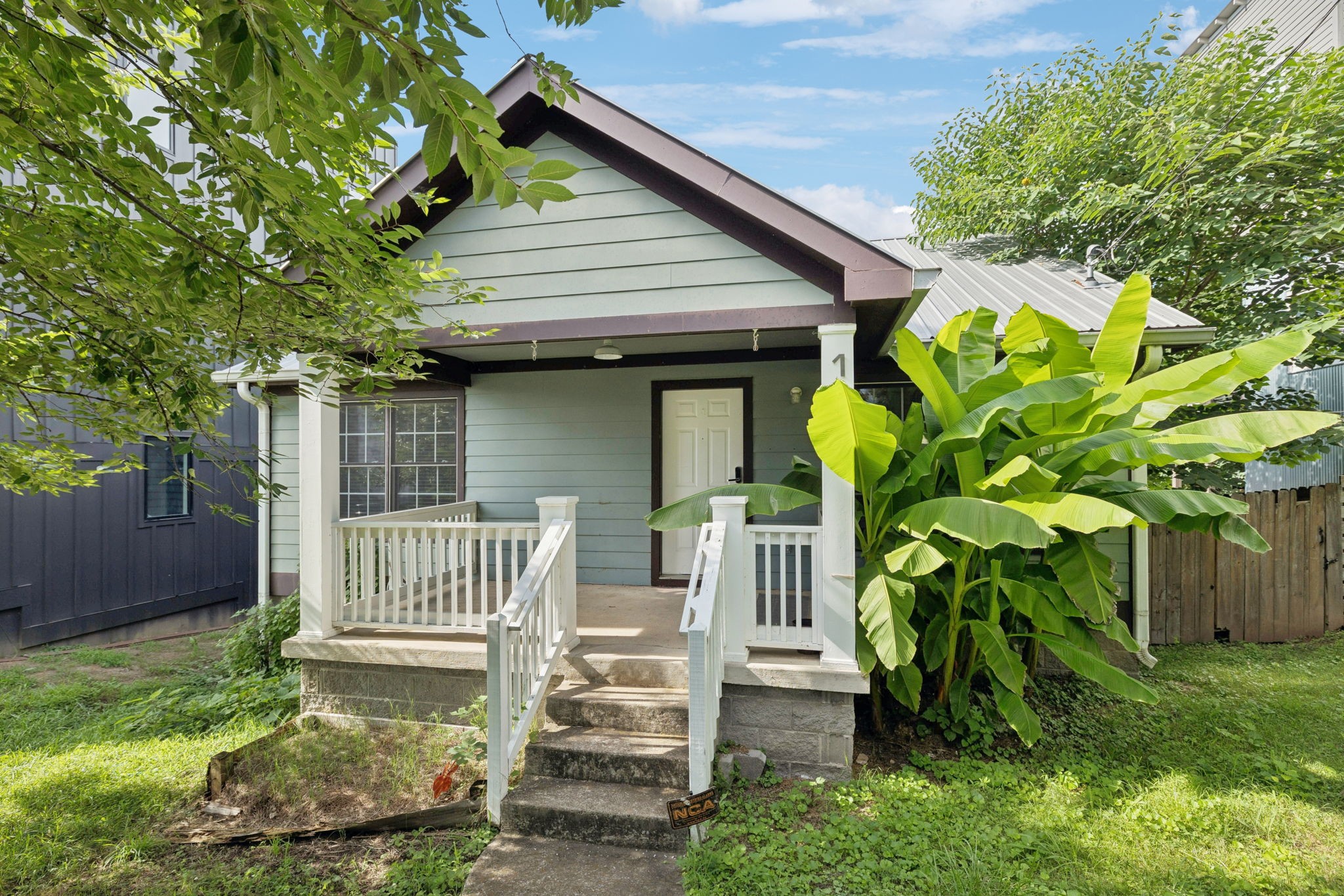 1007 Glenview Dr Property Photo 1