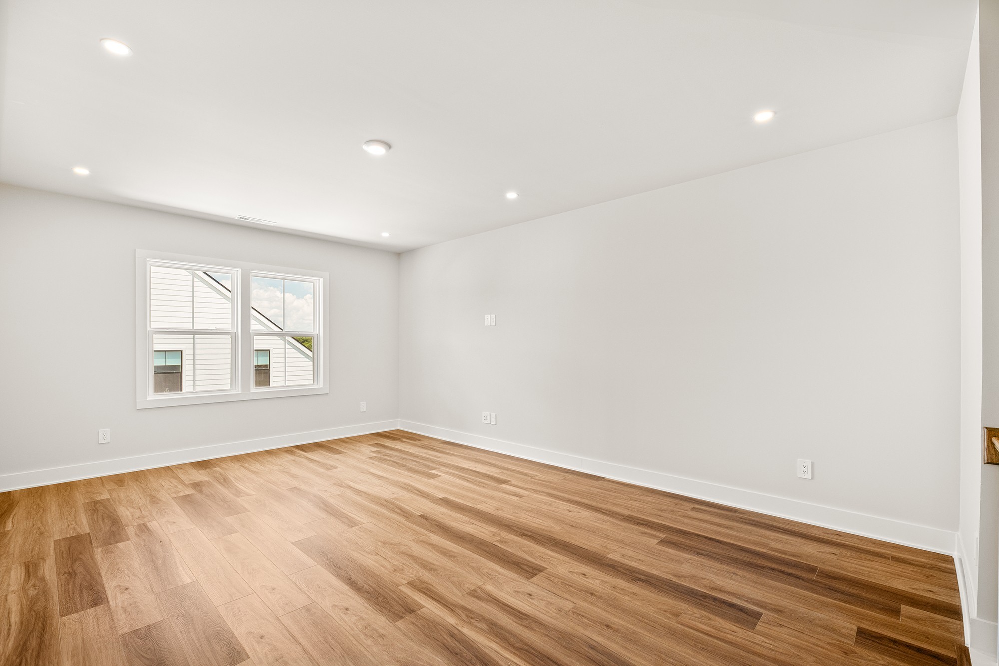 460 Tomlinson Pointe Dr Property Photo 16