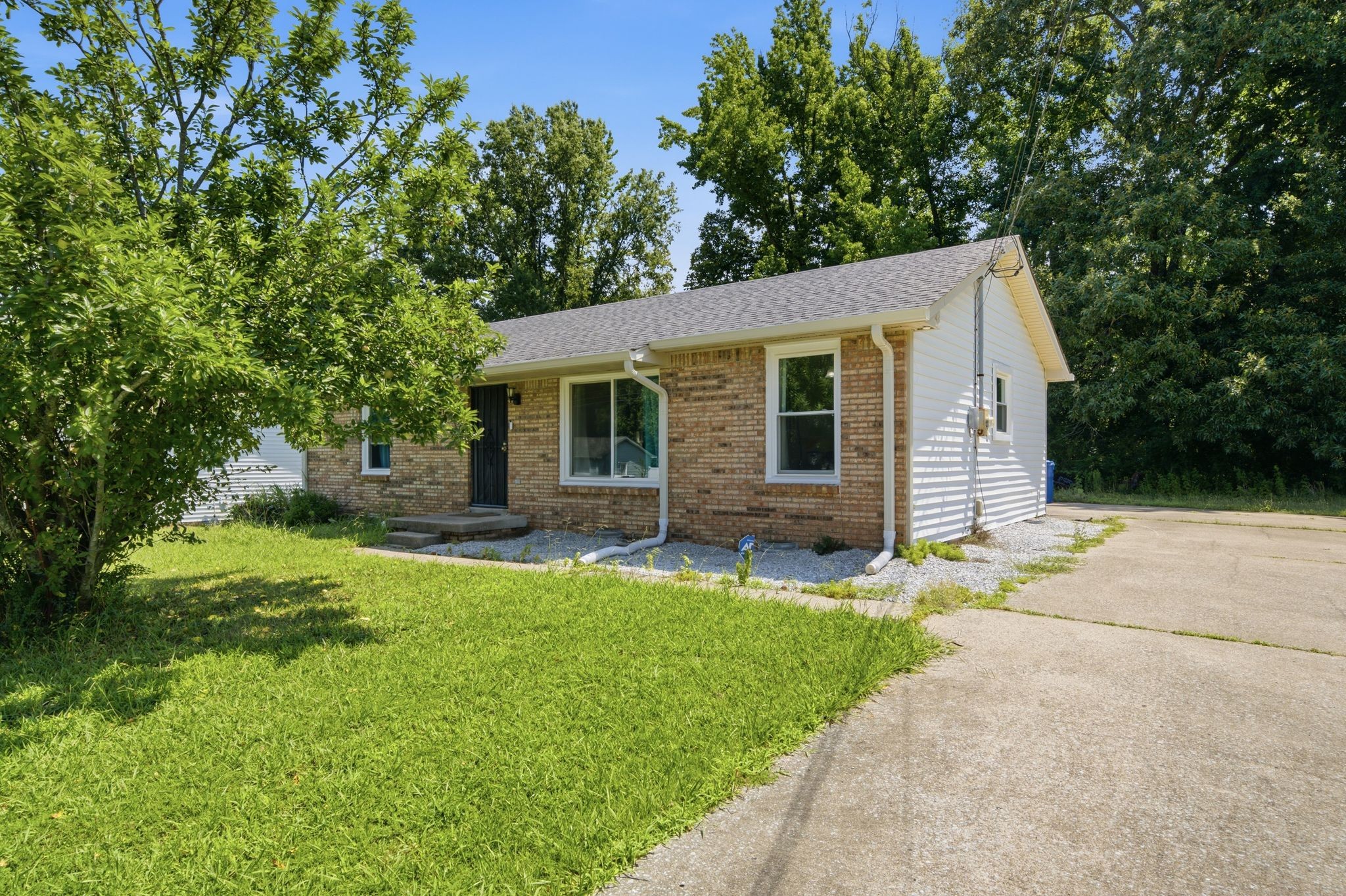 535 Donna Dr Property Photo 1