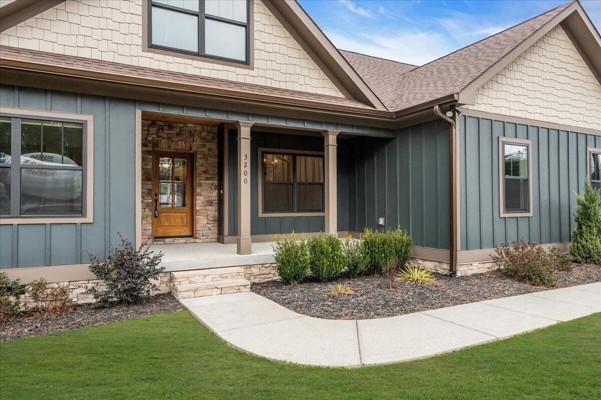 3200 Crockett Pointe Property Photo 3