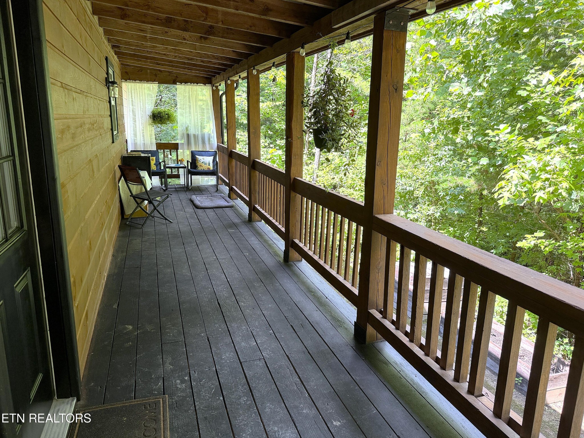 438 Country Square Rd Property Photo 23