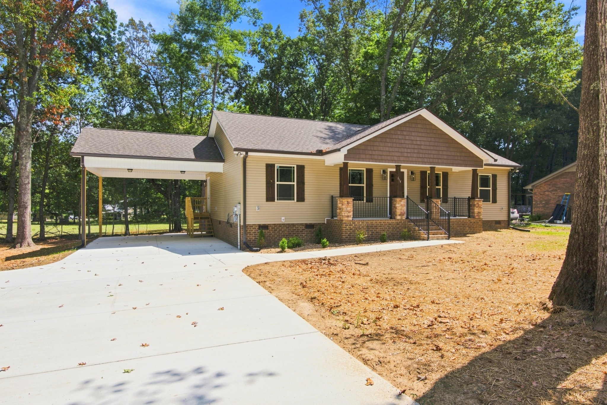 614 Wanda Ln Property Photo 1