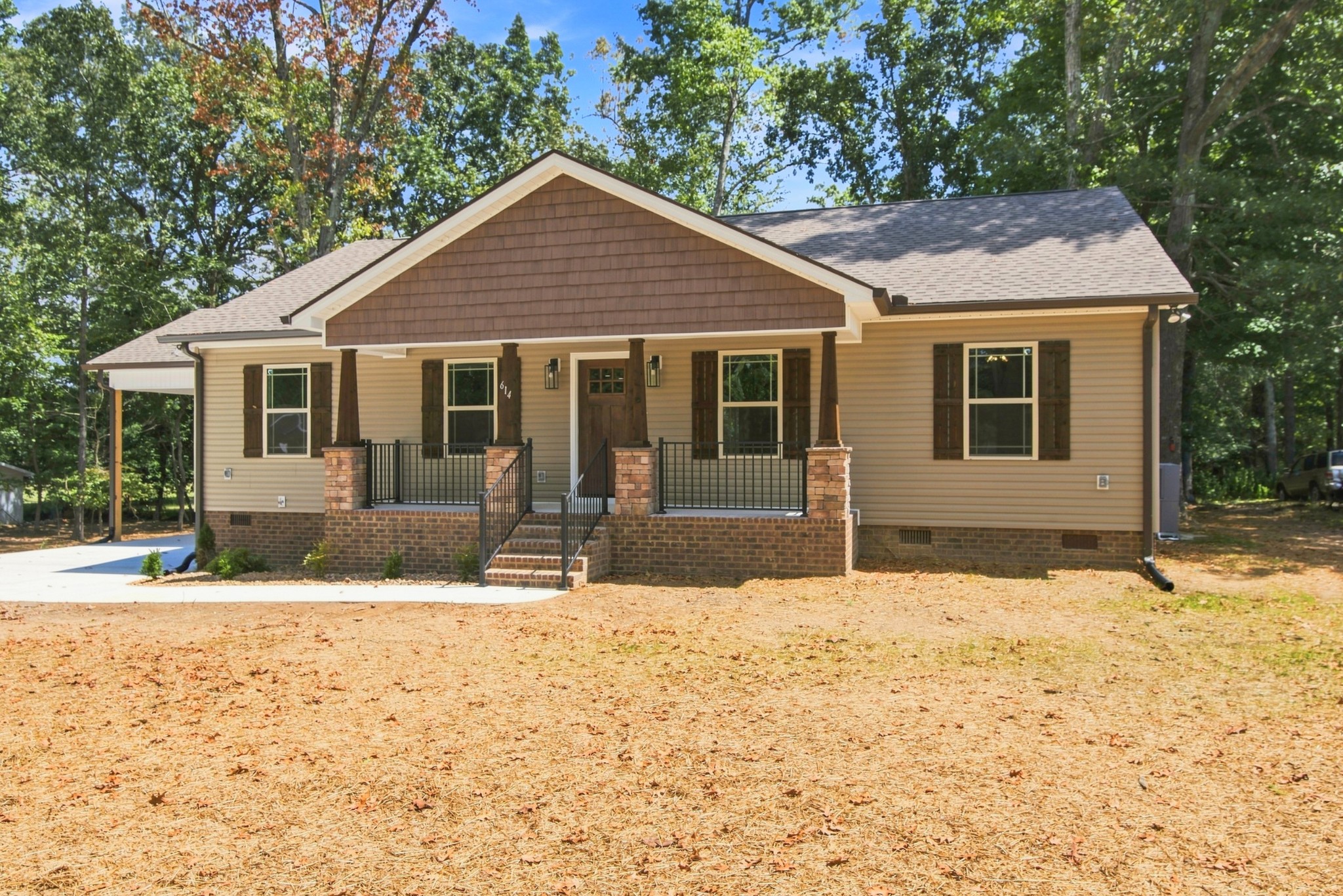 614 Wanda Ln Property Photo 4