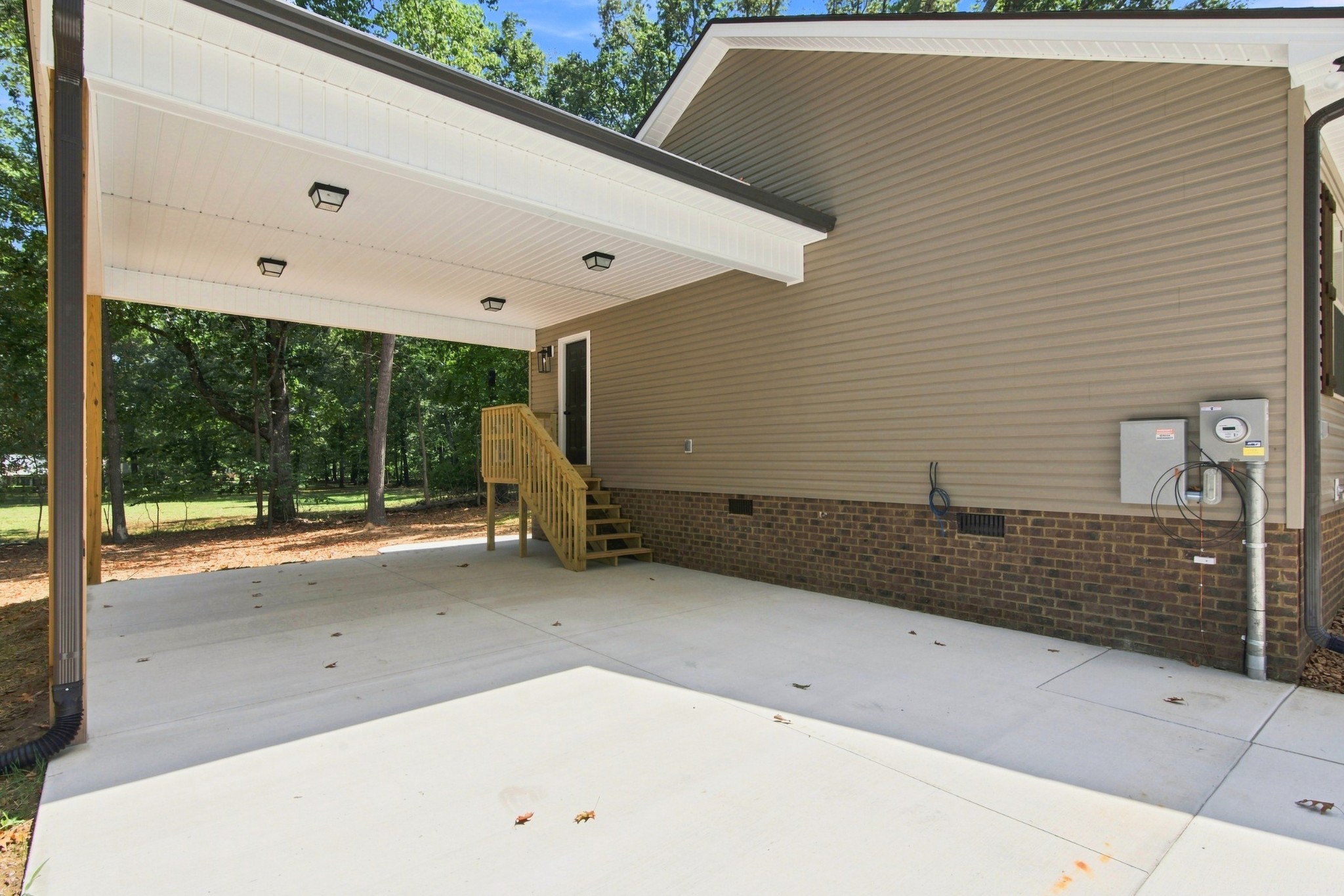 614 Wanda Ln Property Photo 5