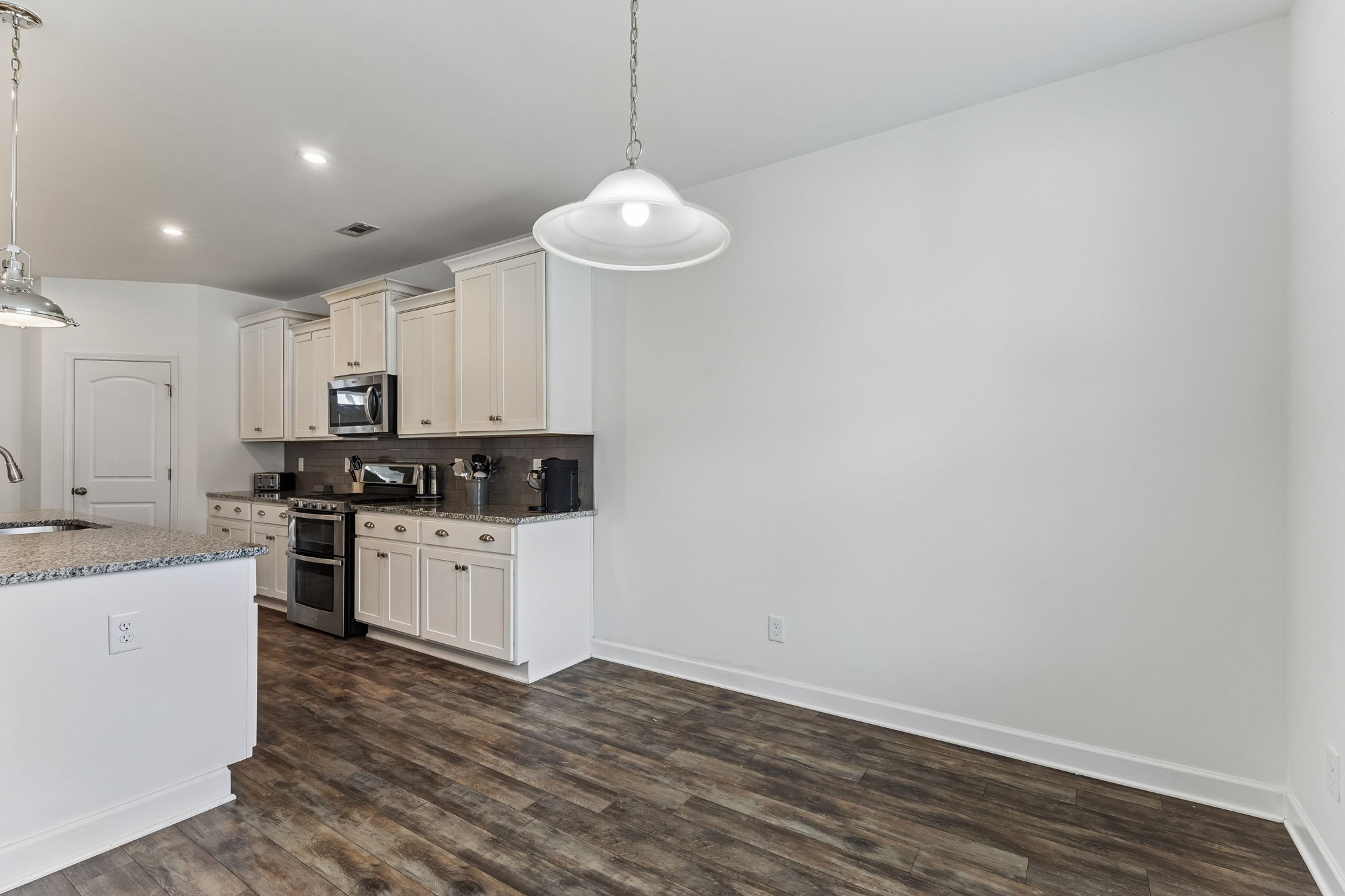 4152 Dwight Way Property Photo 14