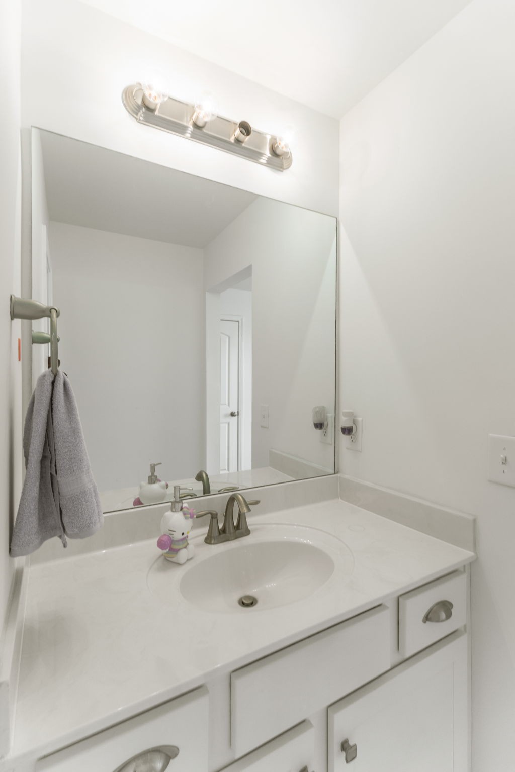 4152 Dwight Way Property Photo 22