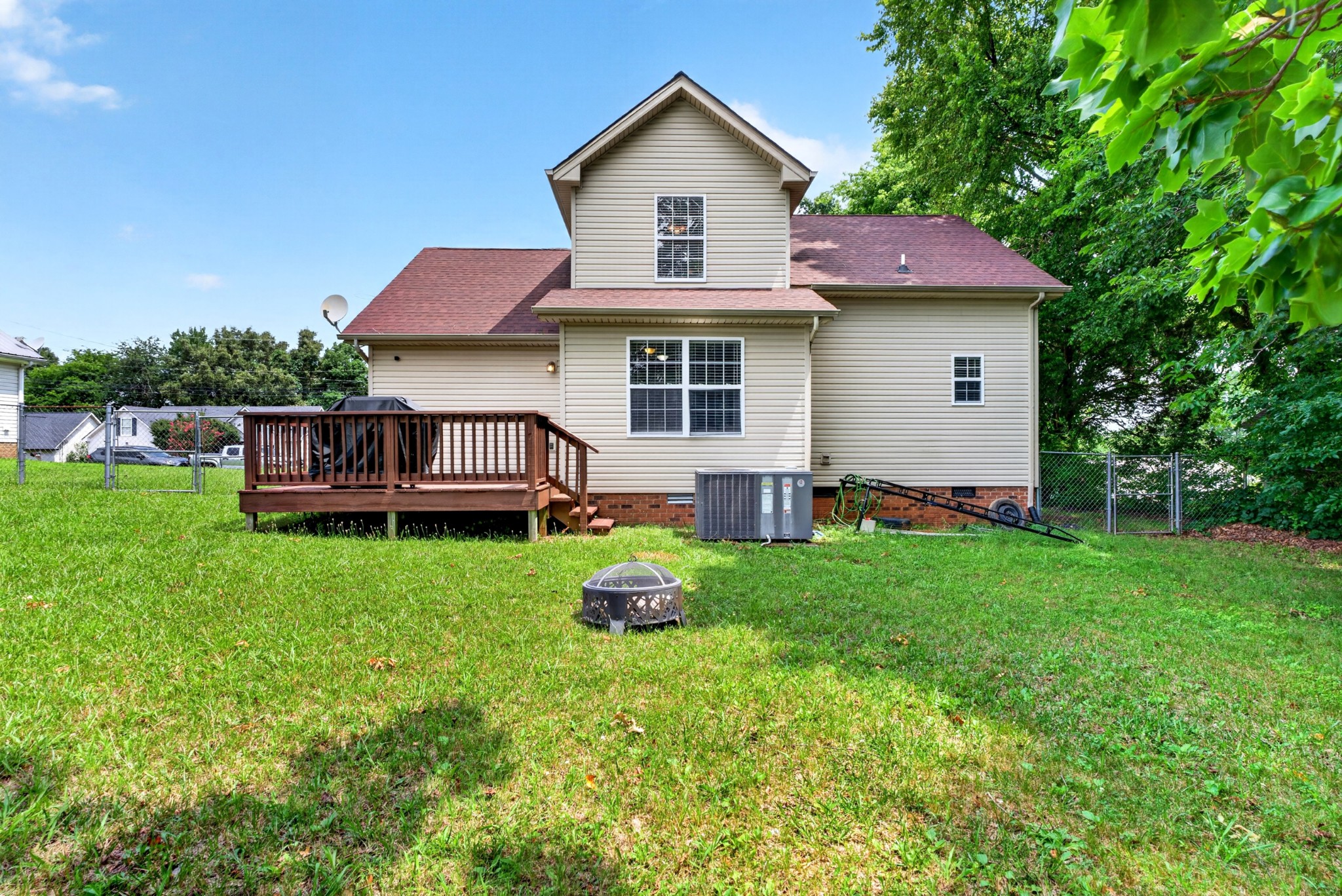 1096 Gunpoint Dr Property Photo 17