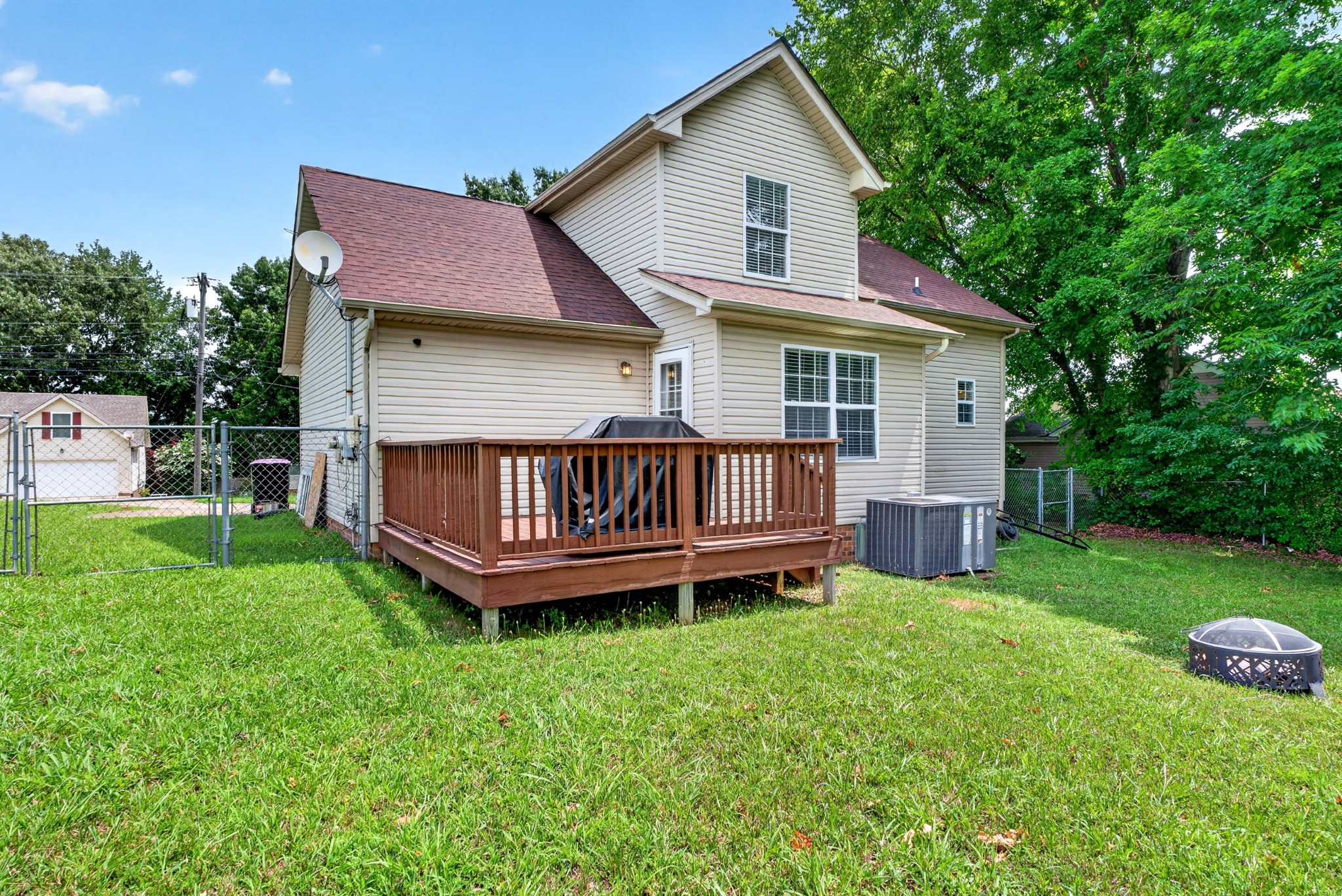 1096 Gunpoint Dr Property Photo 21