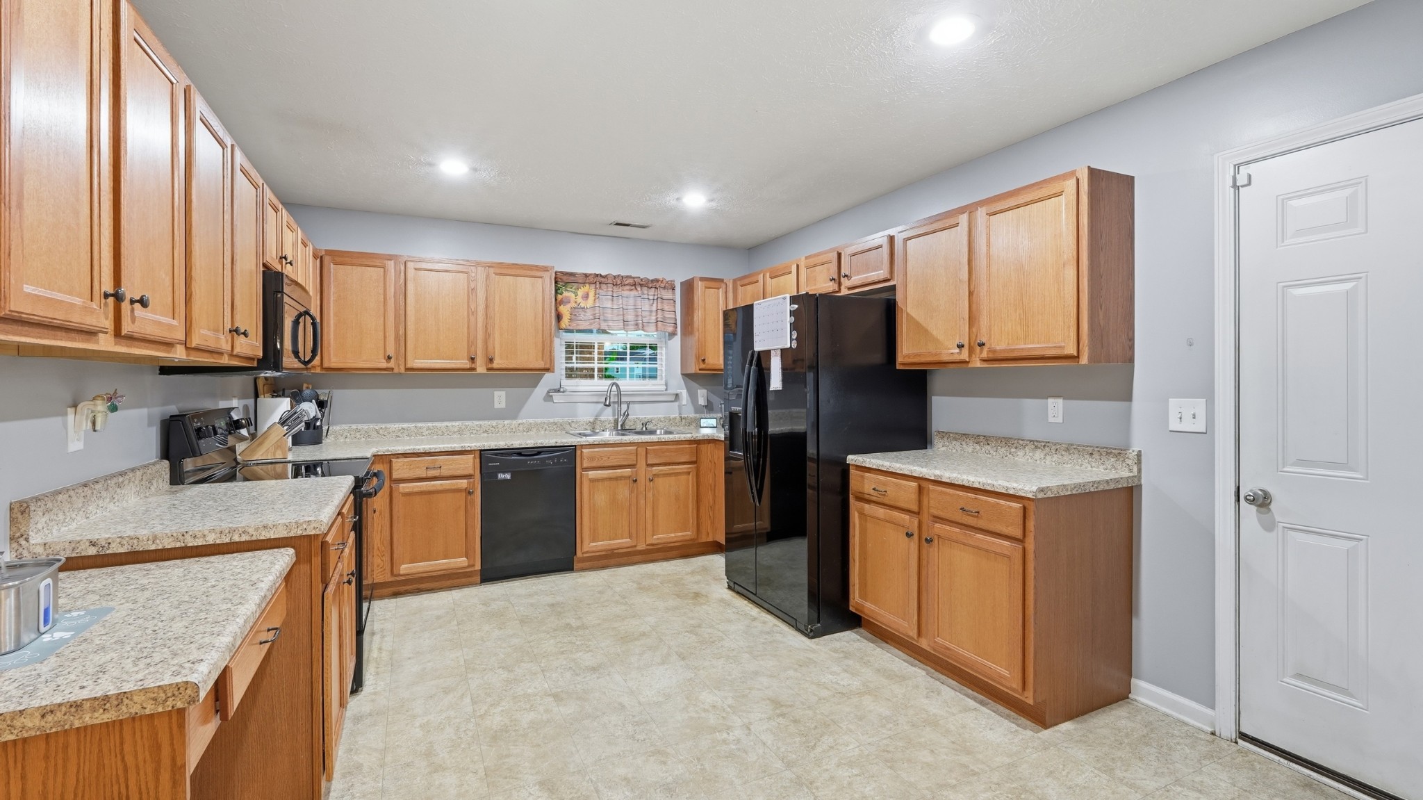 2732 Ridgewood Dr Property Photo 10