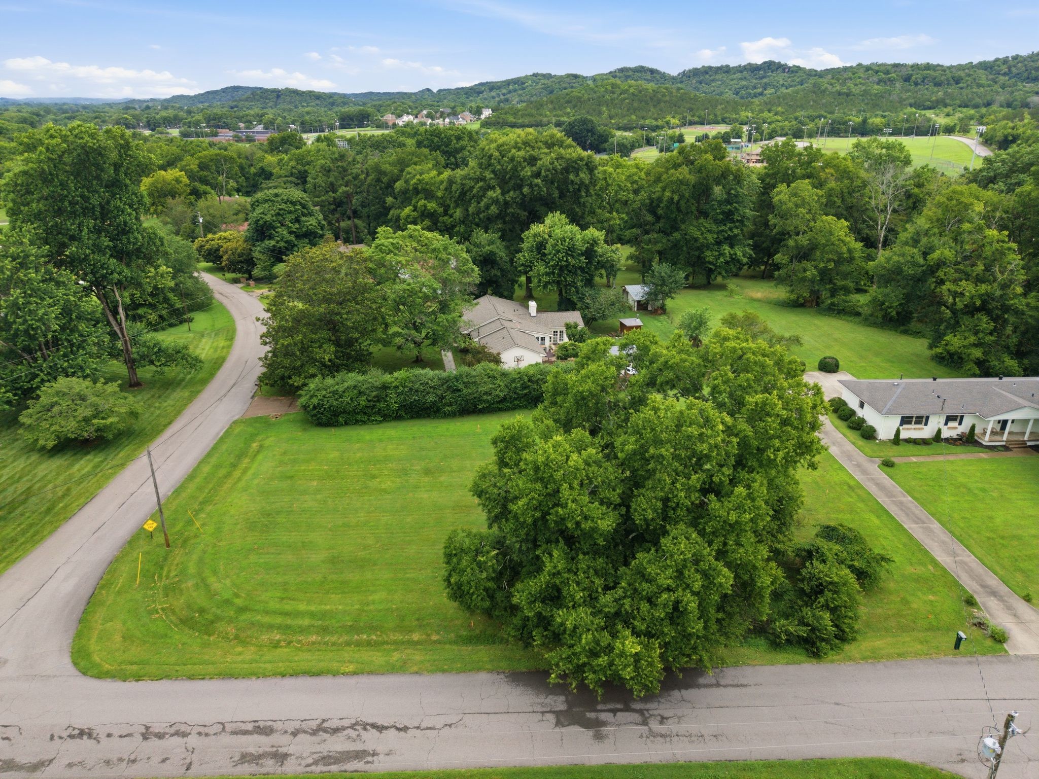 202 Harpeth Hills Dr Property Photo 7