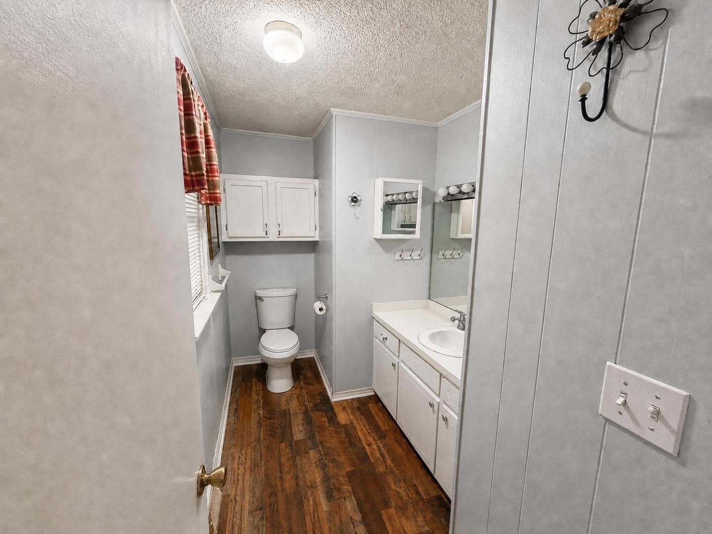 655 E End Dr Property Photo 12